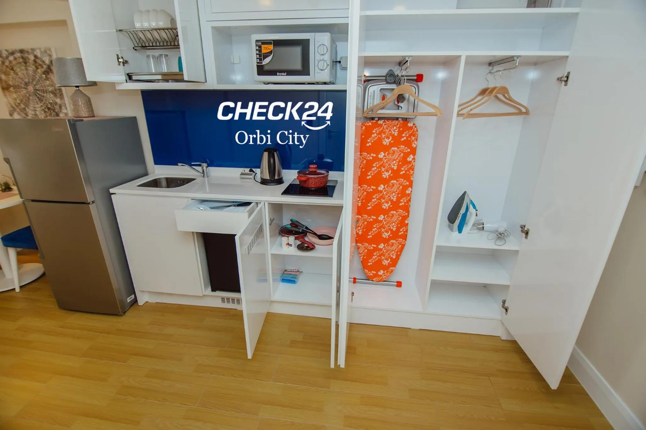 Kitchen or kitchenette in CHECK 24 orbi city