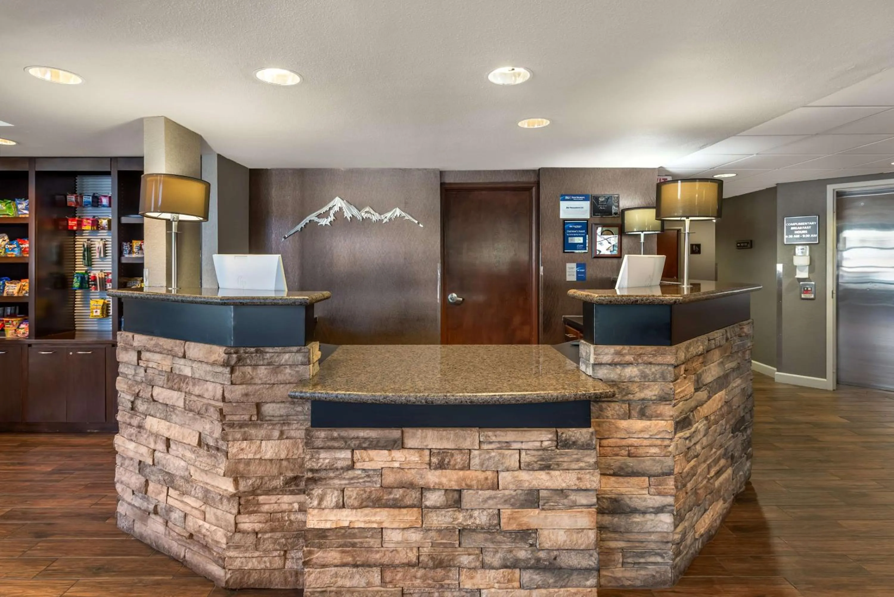 Lobby or reception in Best Western Plus Peak Vista Inn & Suites