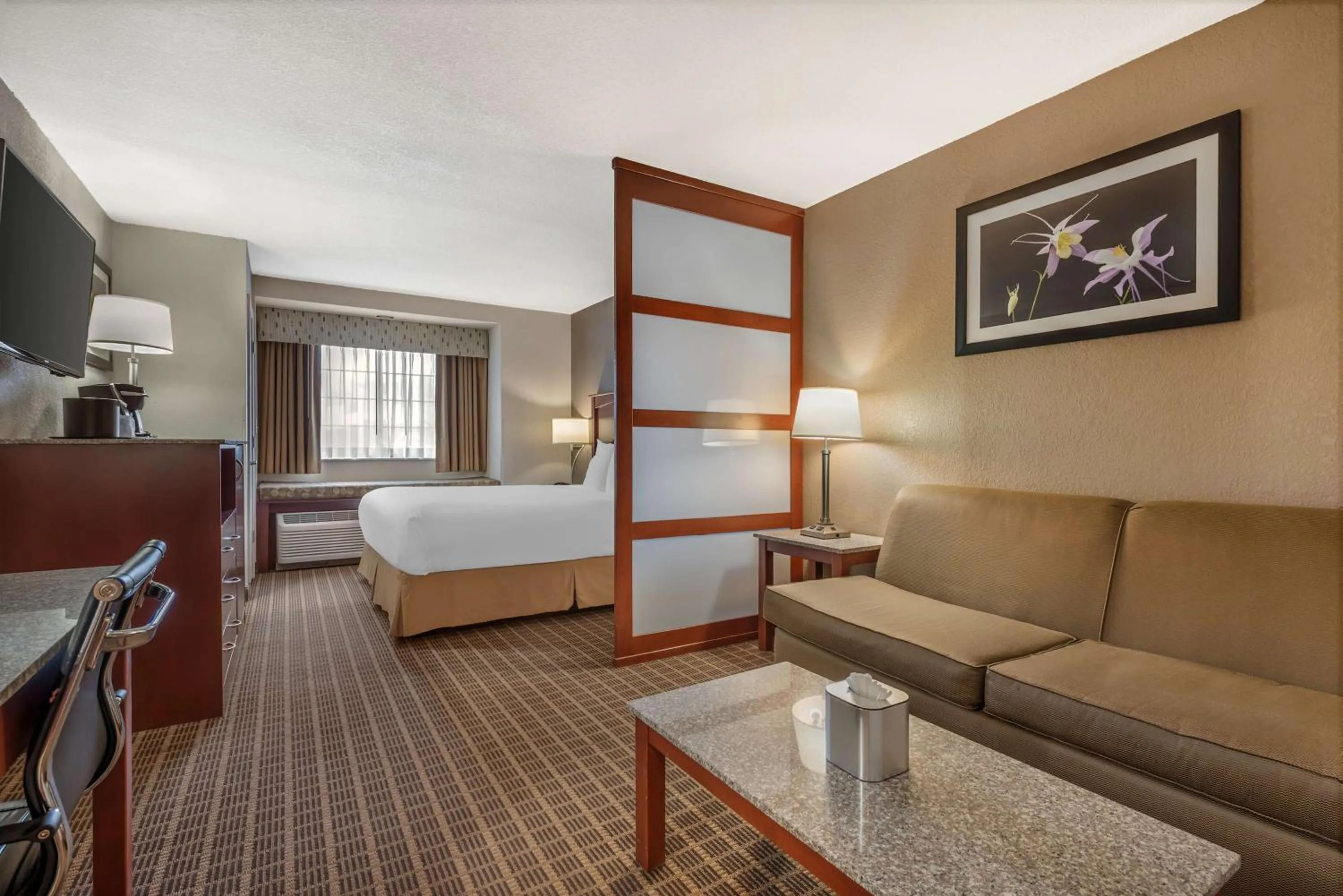 Bedroom, Bed in Best Western Plus Peak Vista Inn & Suites