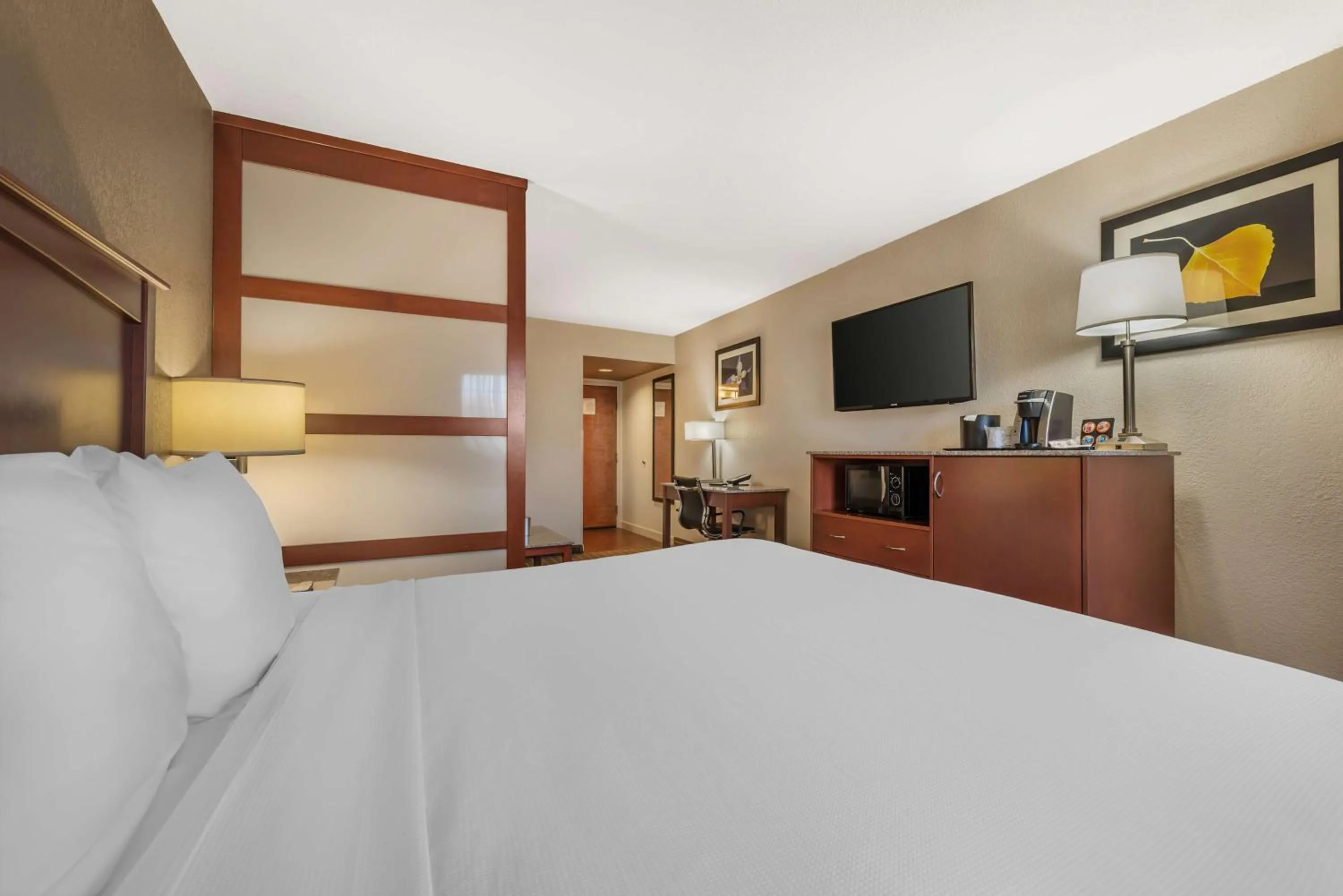 Bedroom, Bed in Best Western Plus Peak Vista Inn & Suites