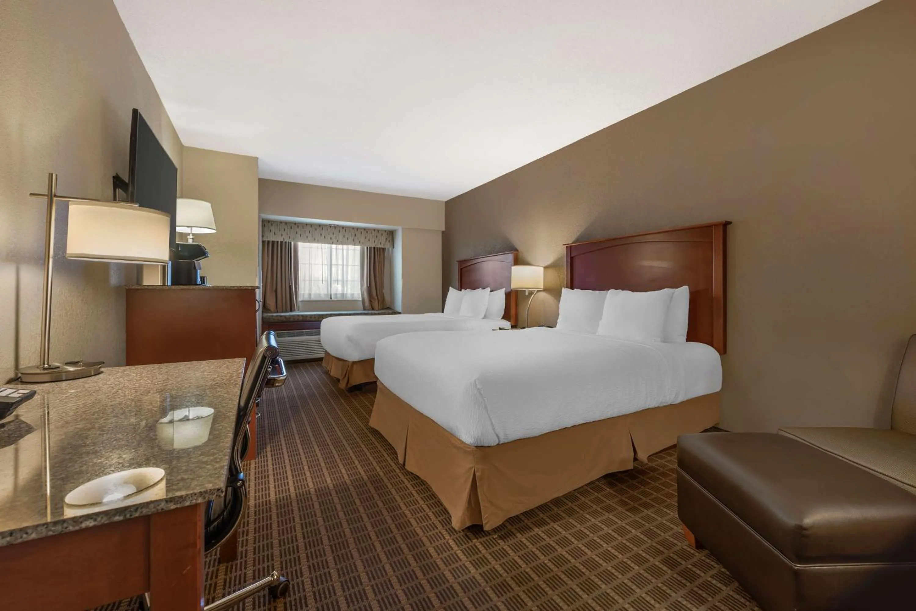 Bedroom, Bed in Best Western Plus Peak Vista Inn & Suites