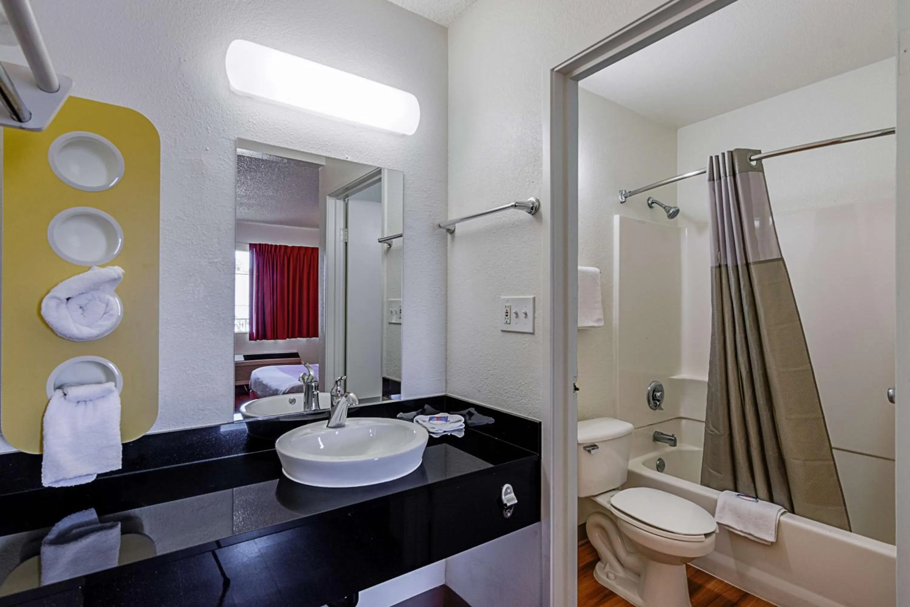 Photo of the whole room in Motel 6 Modesto, CA