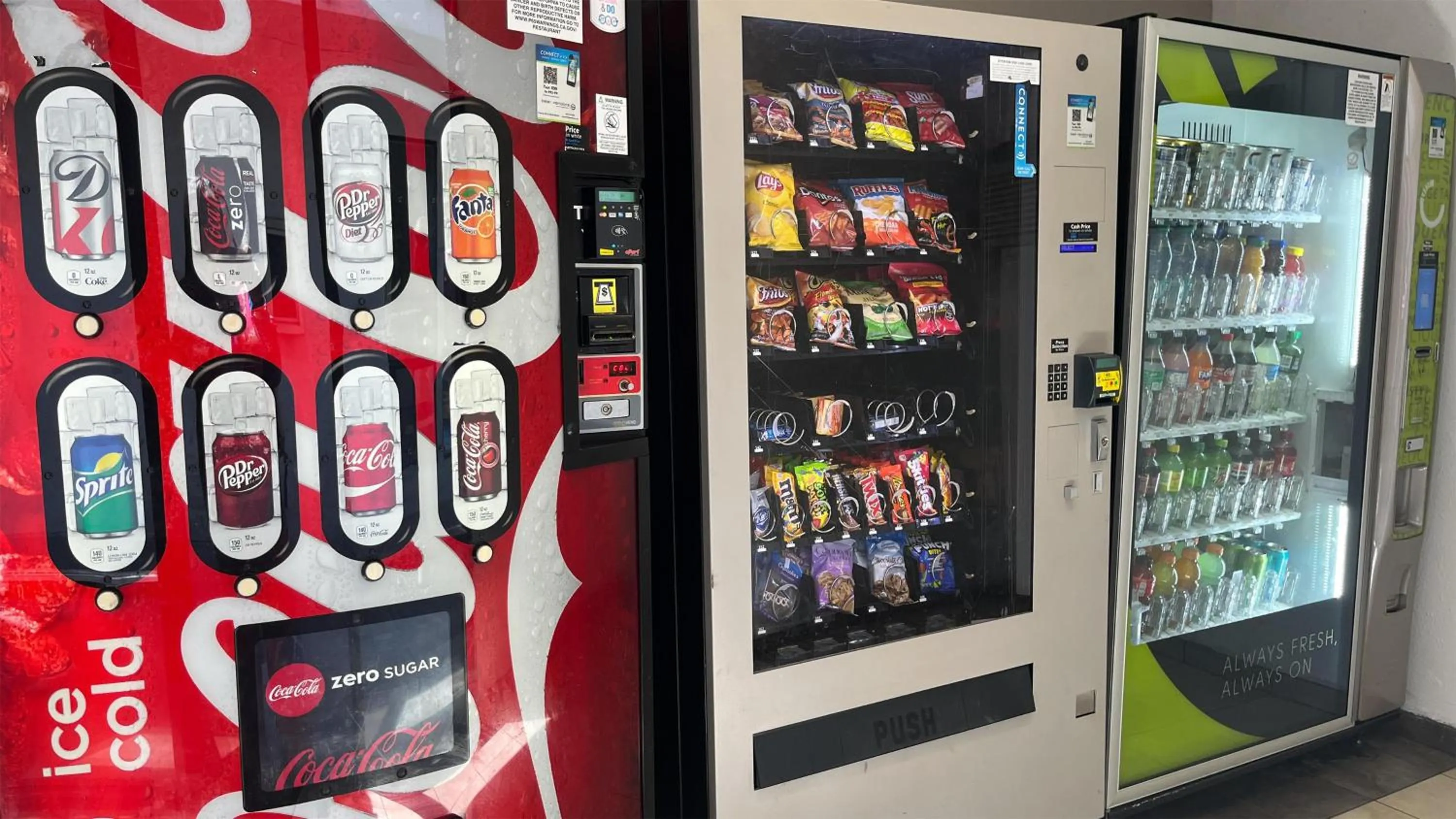 Property building in Motel 6 Modesto, CA