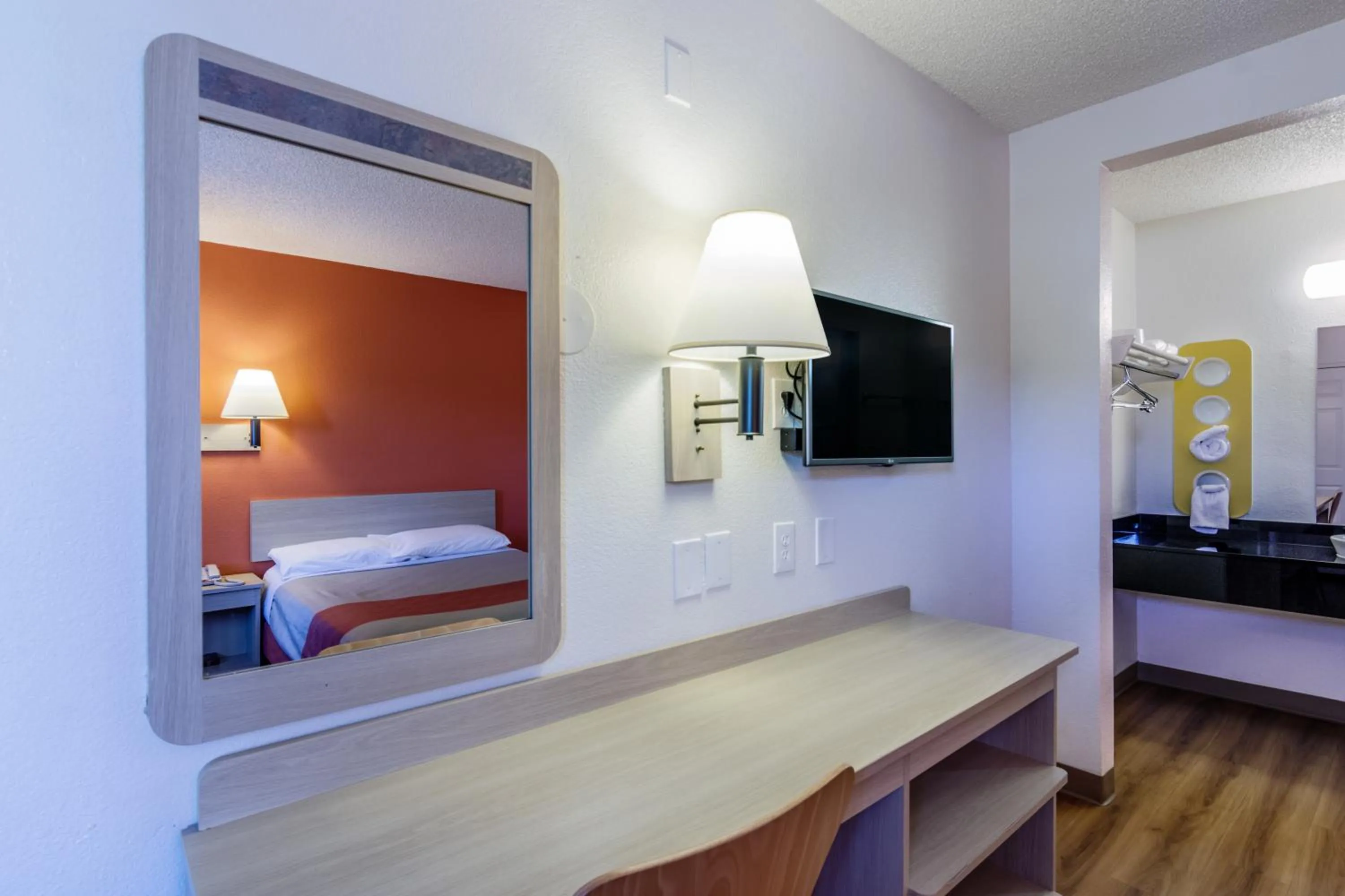 Bedroom, Bed in Motel 6 Modesto, CA