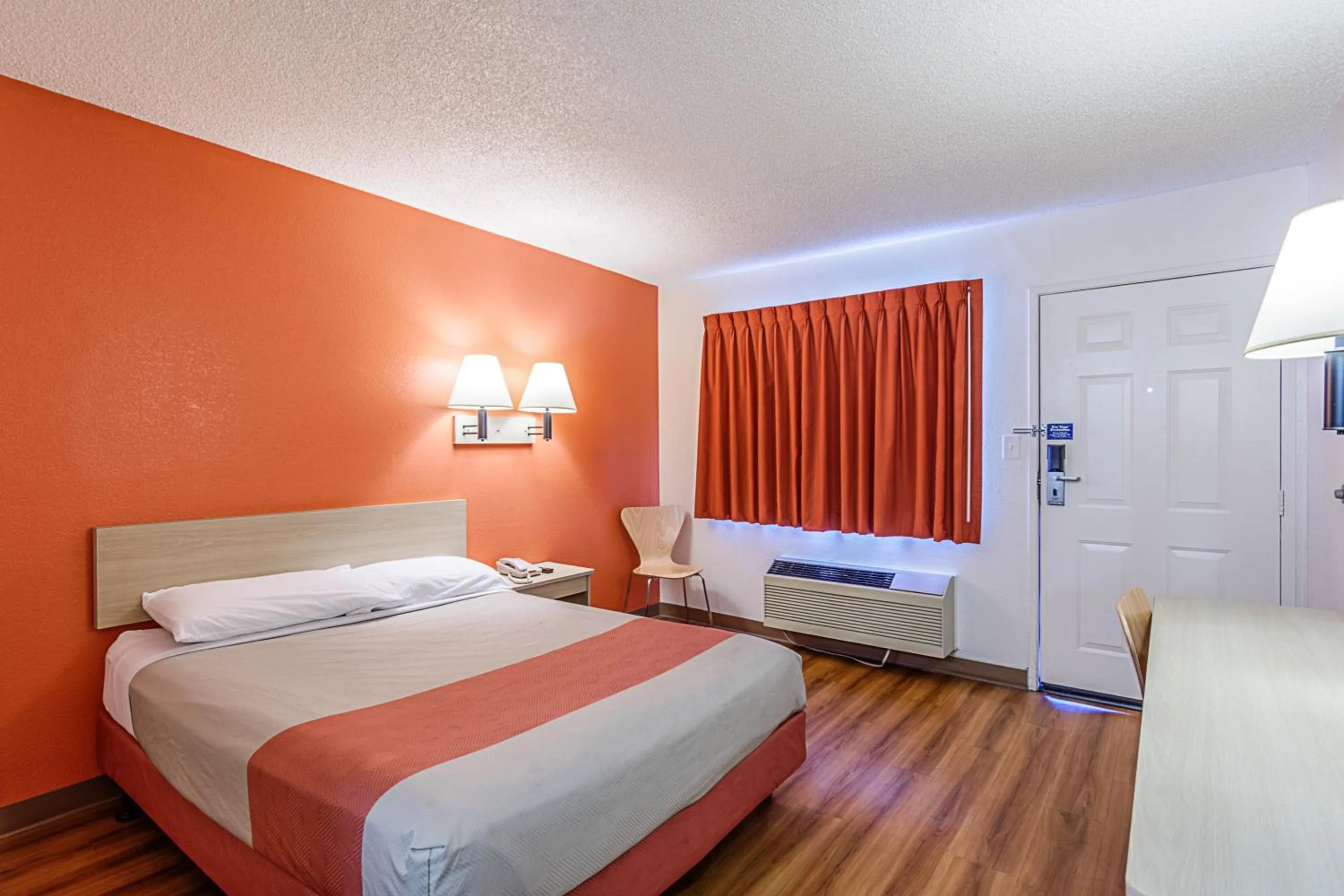 Bedroom, Bed in Motel 6 Modesto, CA