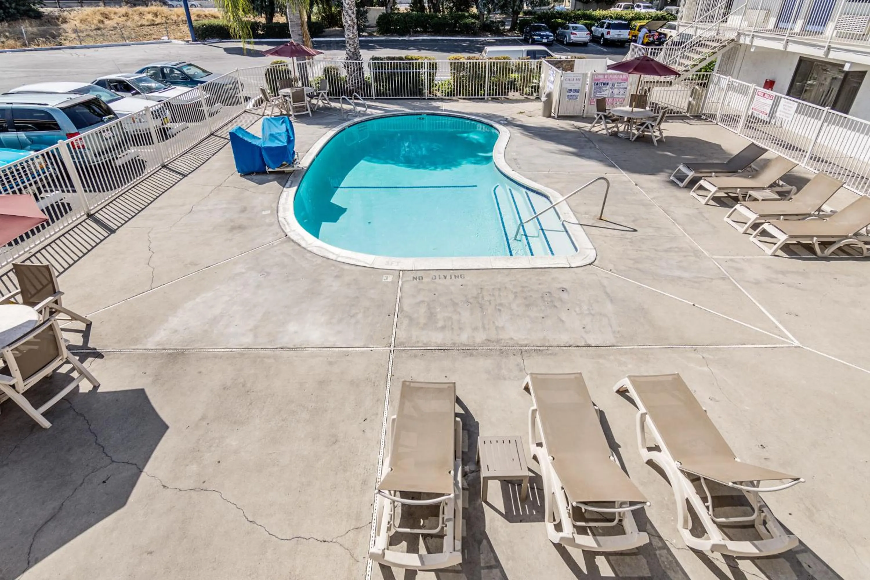 Swimming pool in Motel 6 Modesto, CA