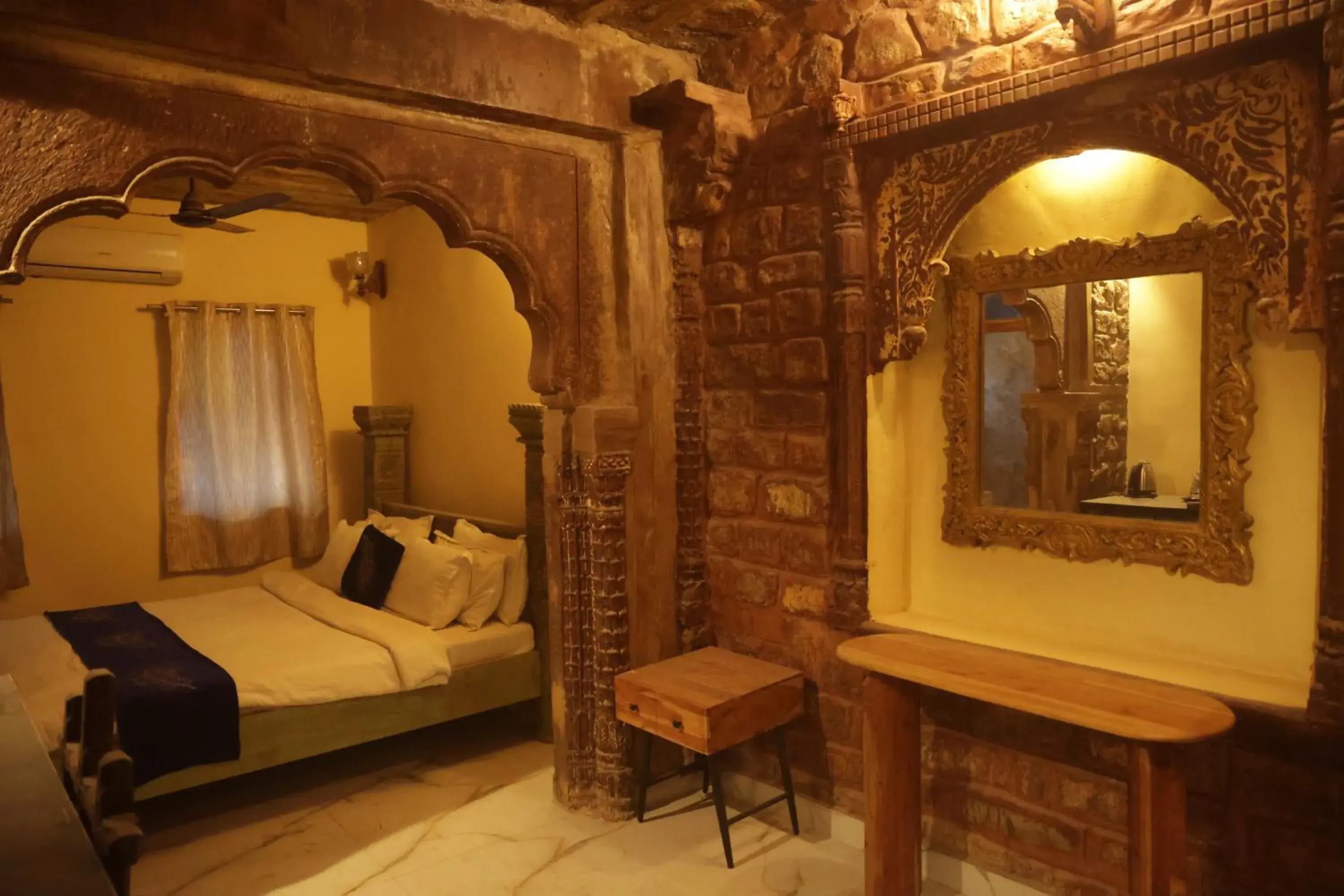 Queen Suite in JHANKAR Haveli Queen Suite in JHANKAR Haveli