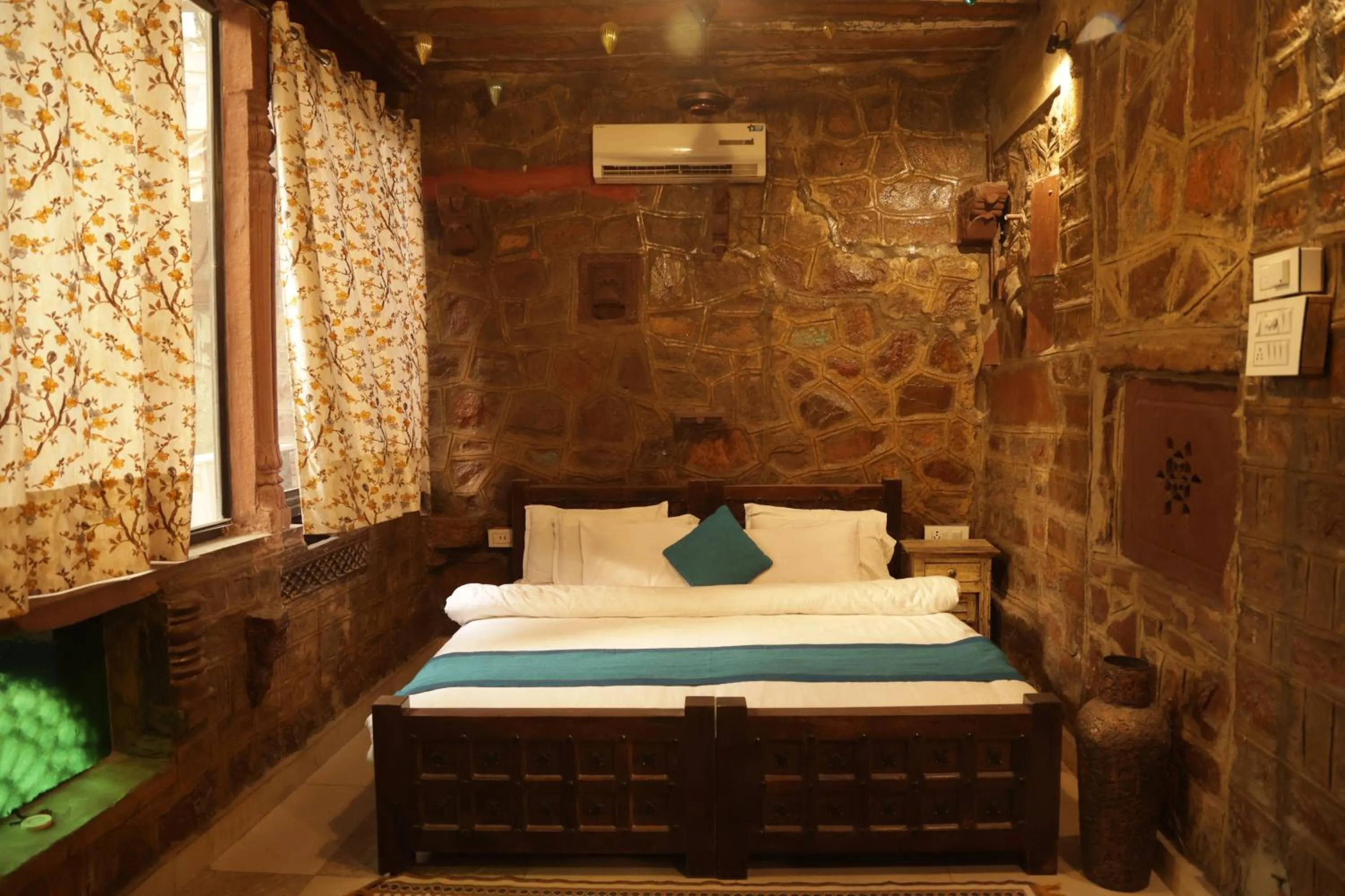 Junior Suite with Balcony in JHANKAR Haveli