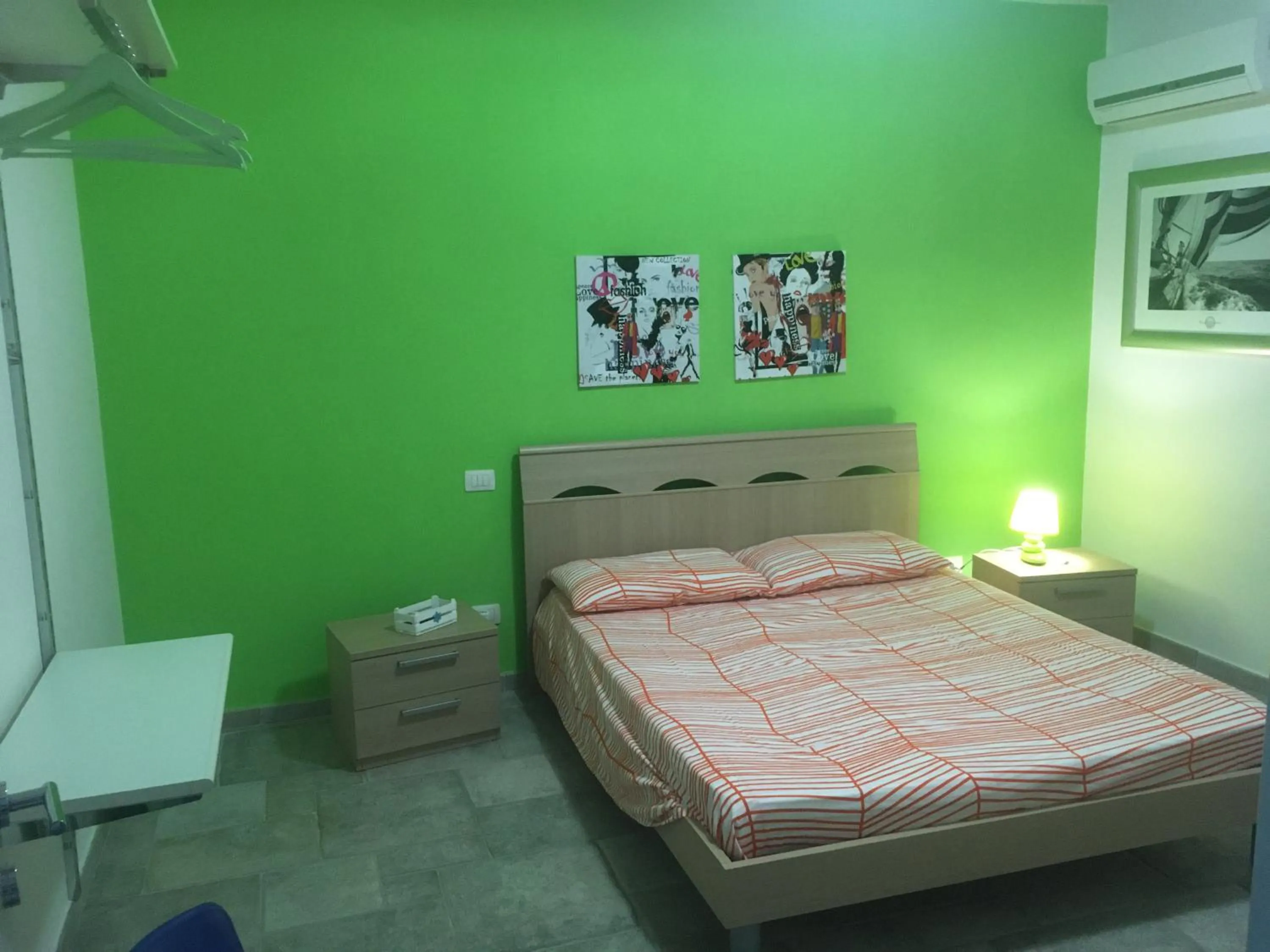 Bedroom, Bed in B&B dormirereggiocalabria