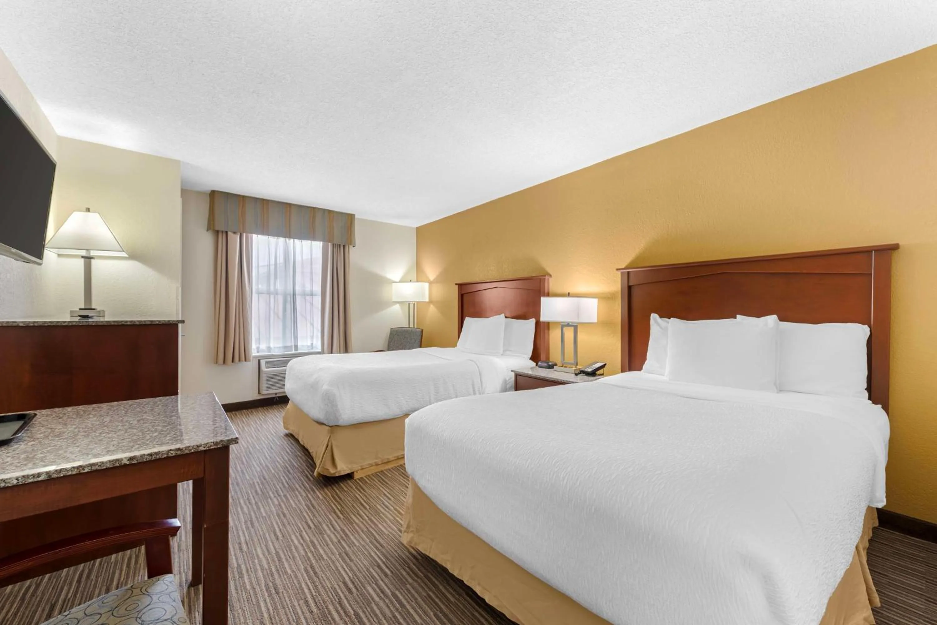 Bedroom, Bed in Best Western Executive Inn & Suites