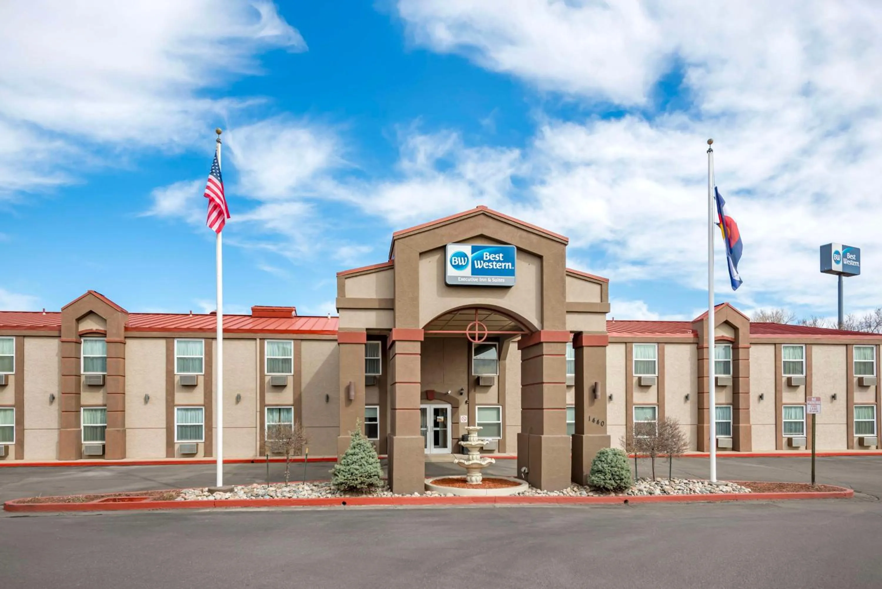 Property building in Best Western Executive Inn & Suites