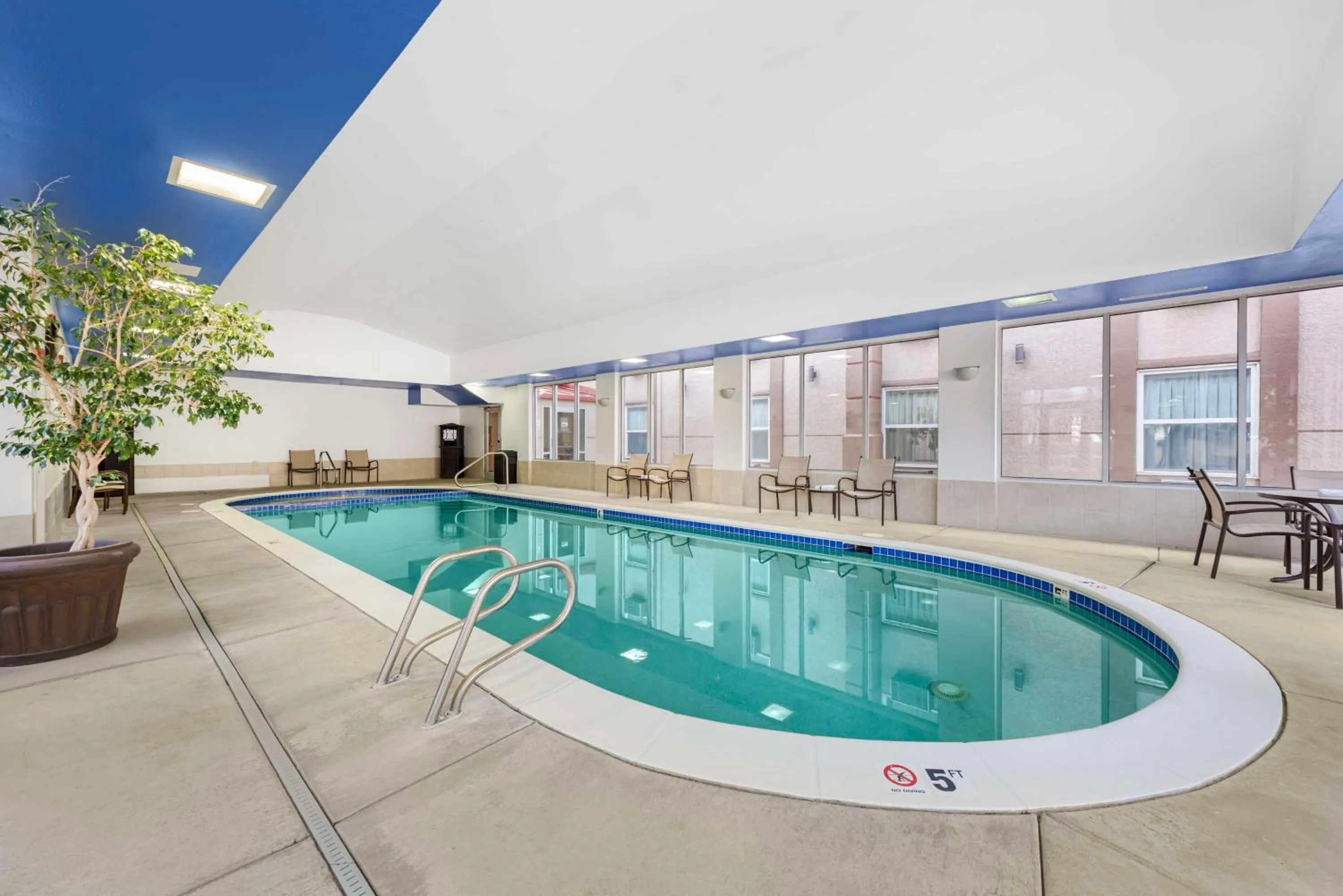 Pool view in Best Western Executive Inn & Suites