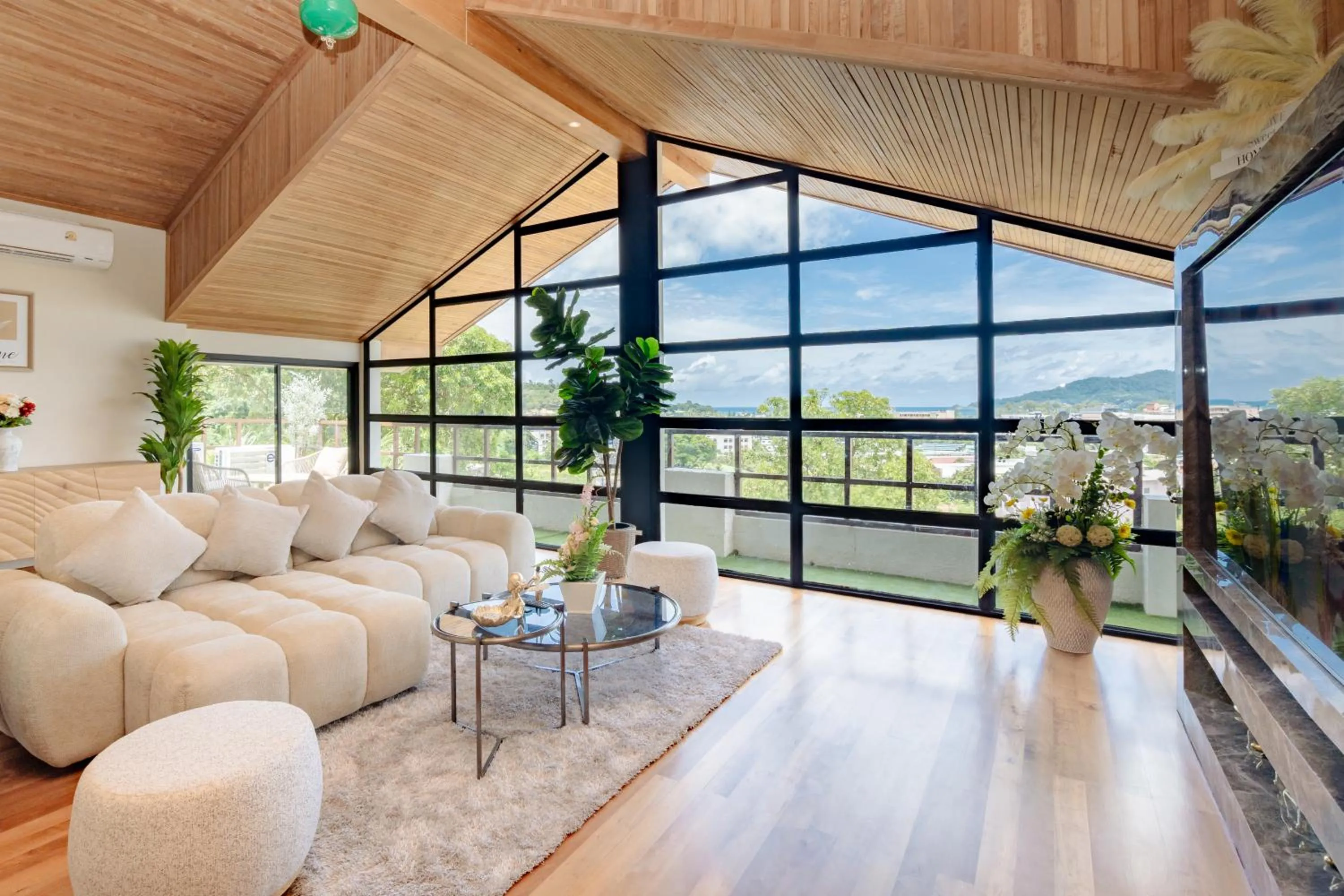 Living room in Club Bamboo Boutique Patong Beach Resort