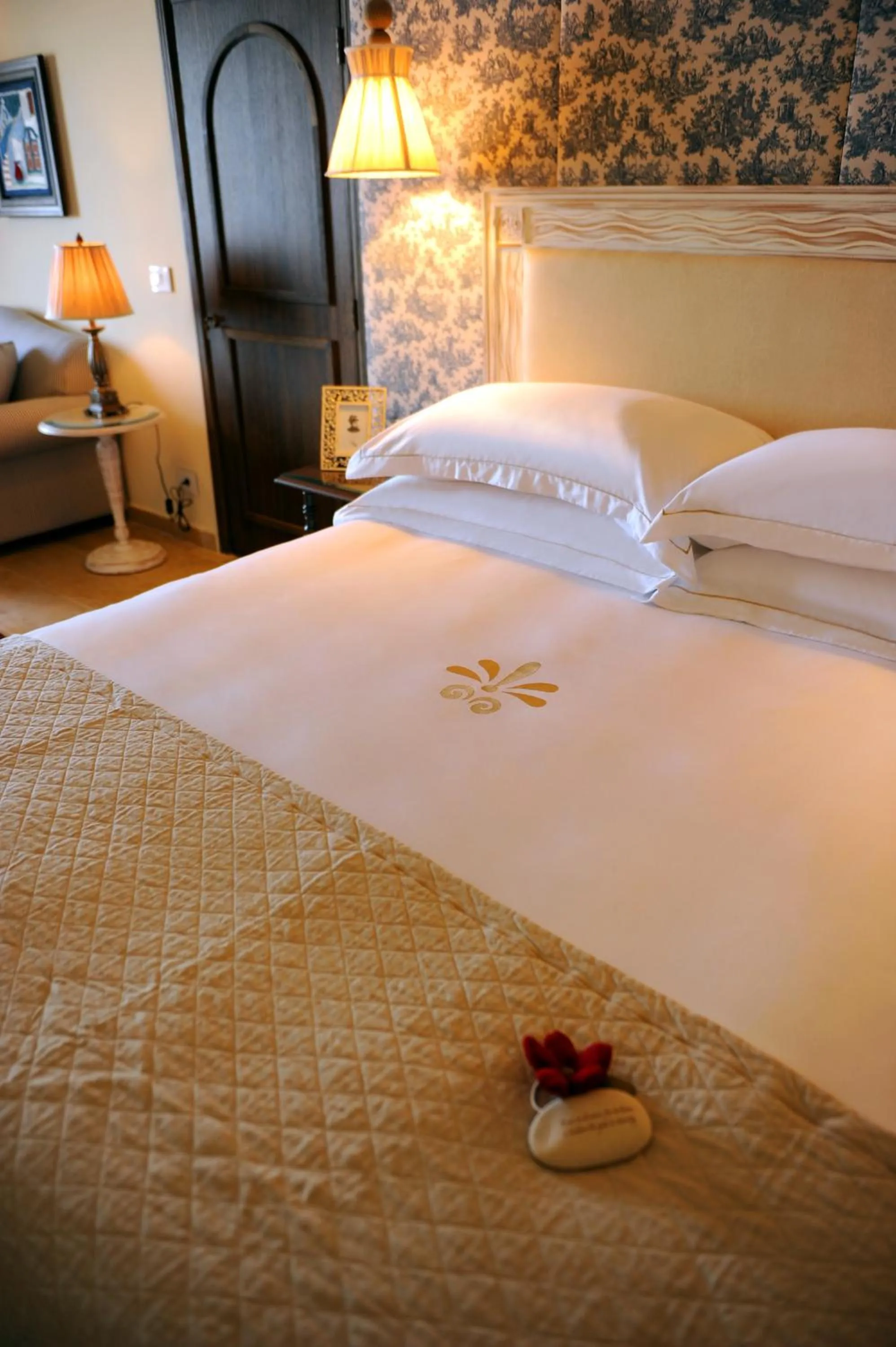 Bed in Byblos Sur Mer