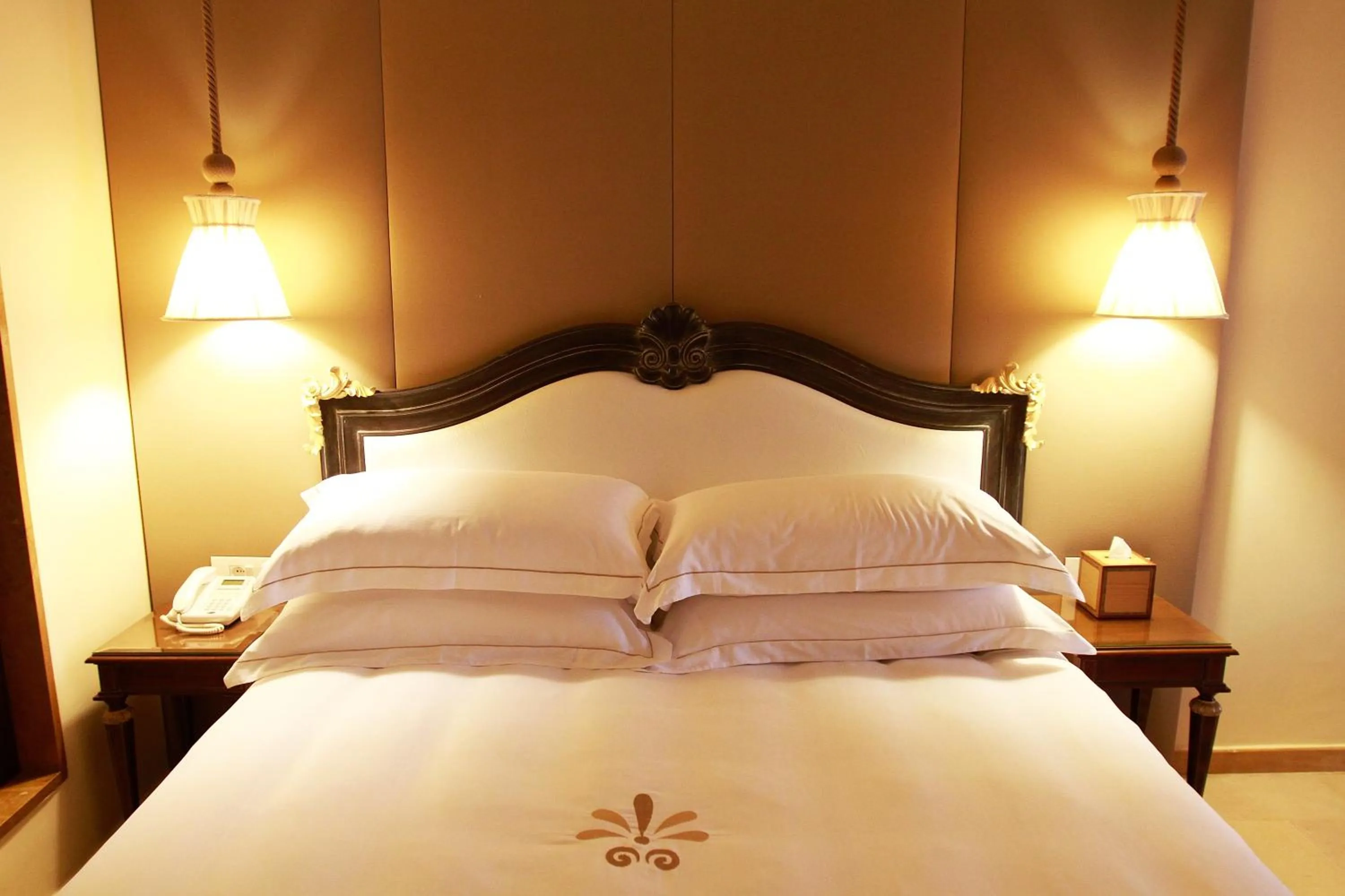 Bed in Byblos Sur Mer