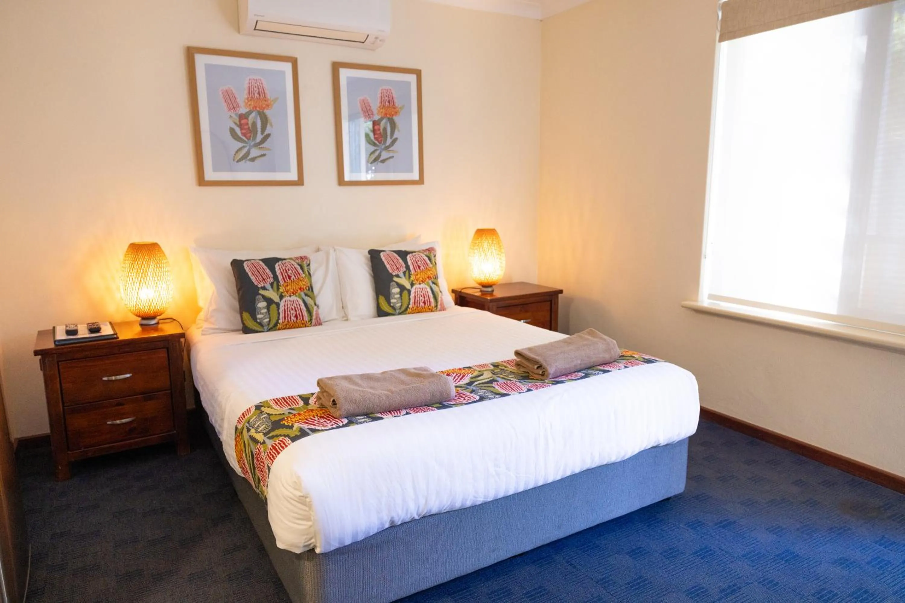 Bedroom, Bed in Surfpoint Resort