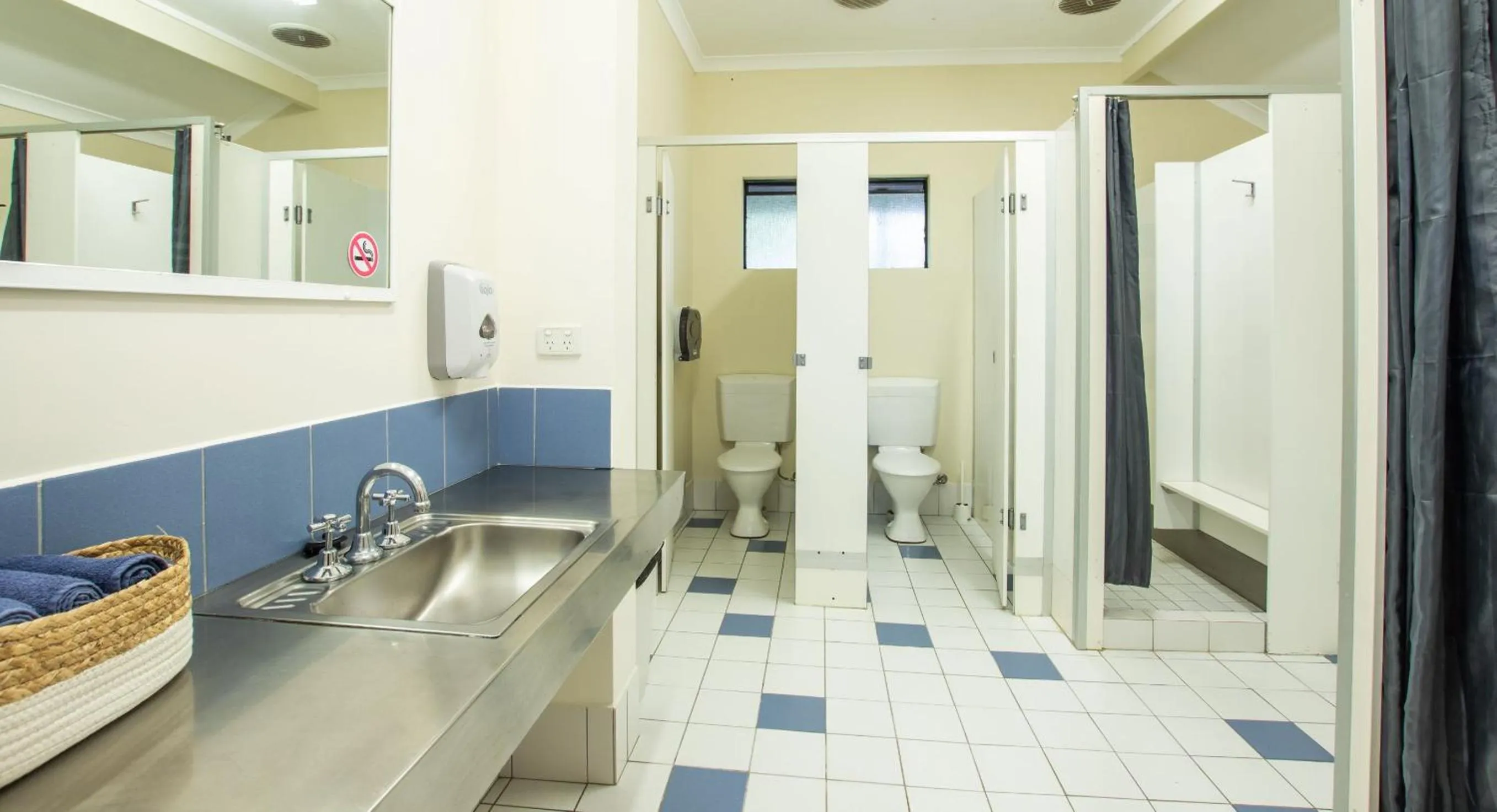 Shower in Surfpoint Resort