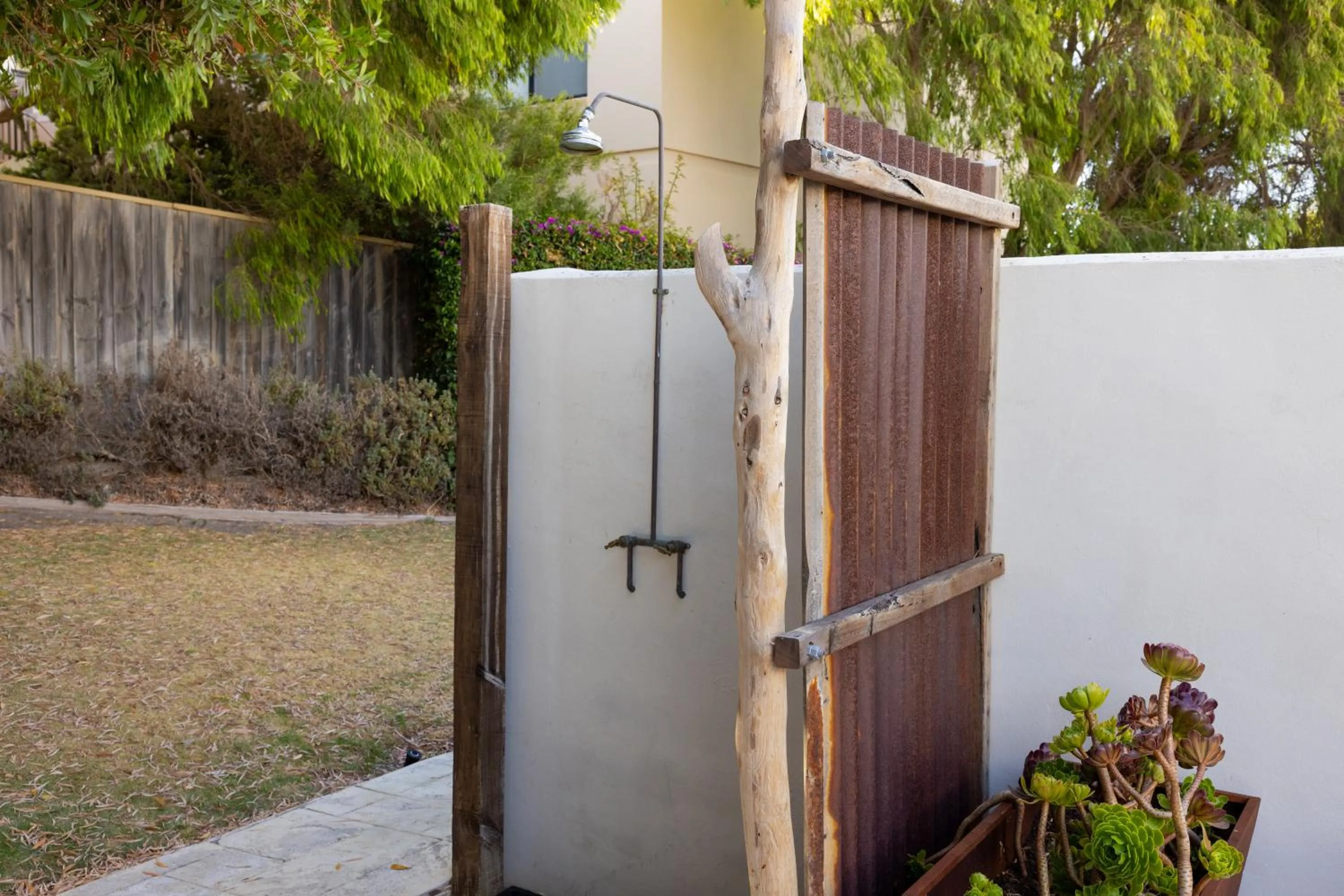 Shower in Surfpoint Resort