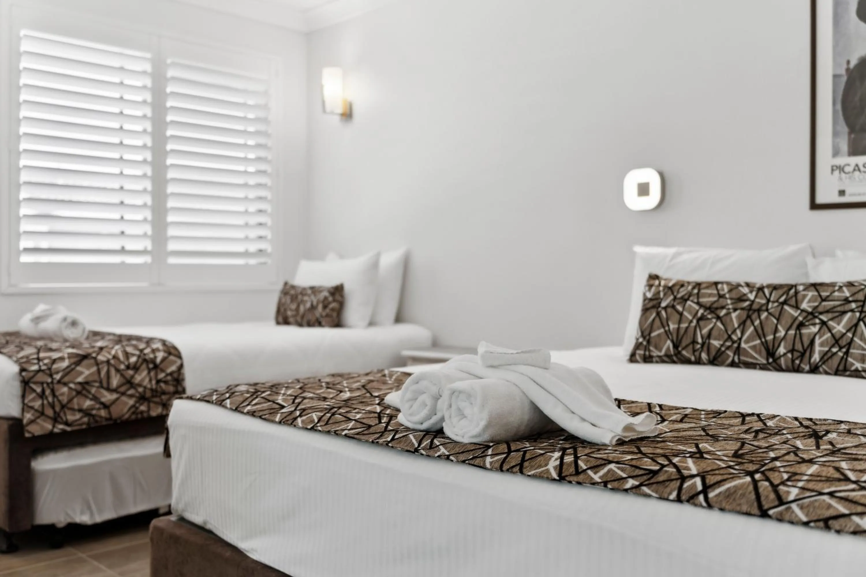 Bedroom, Bed in Smugglers On The Beach