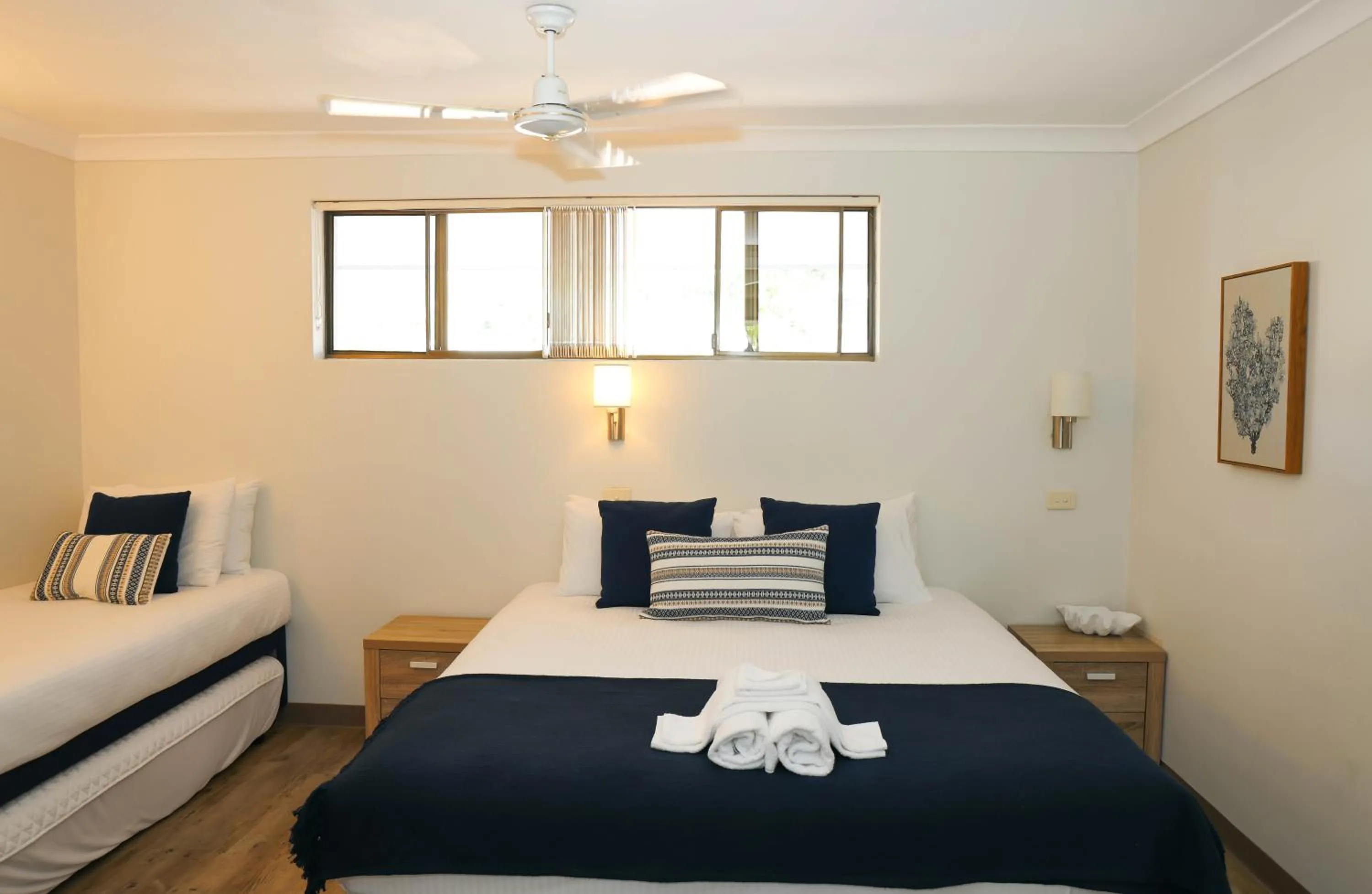 Bedroom, Bed in Smugglers On The Beach