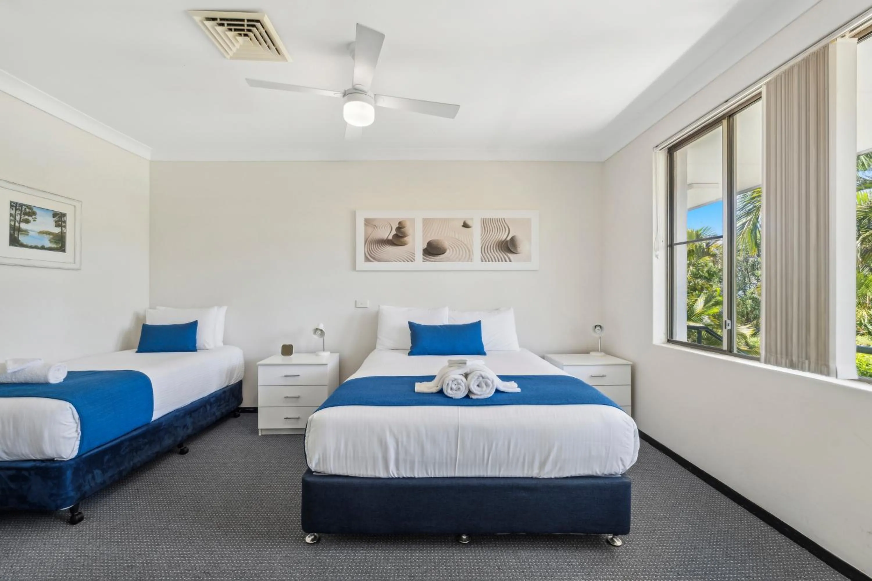 Bedroom, Bed in Smugglers On The Beach