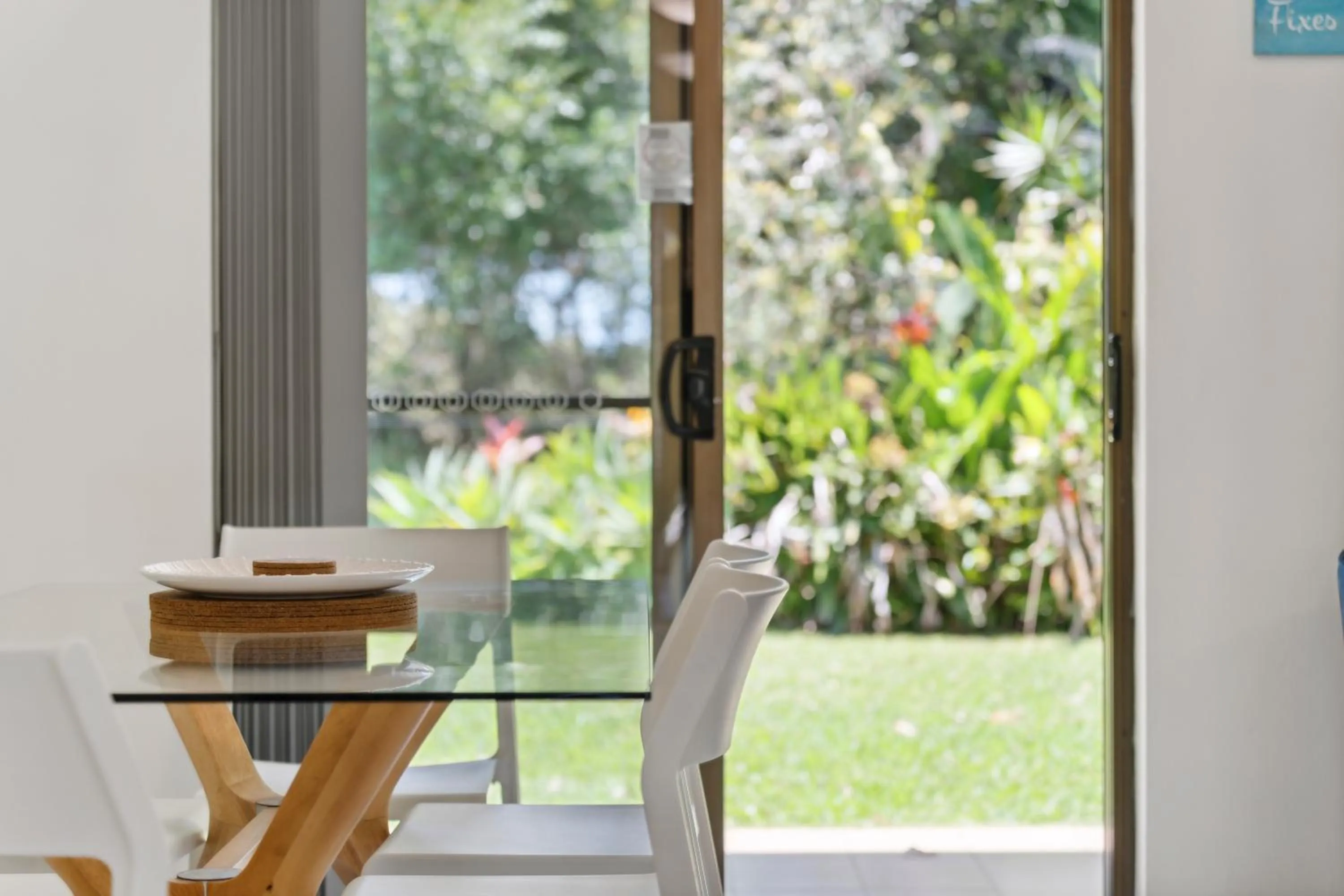 Dining area in Smugglers On The Beach