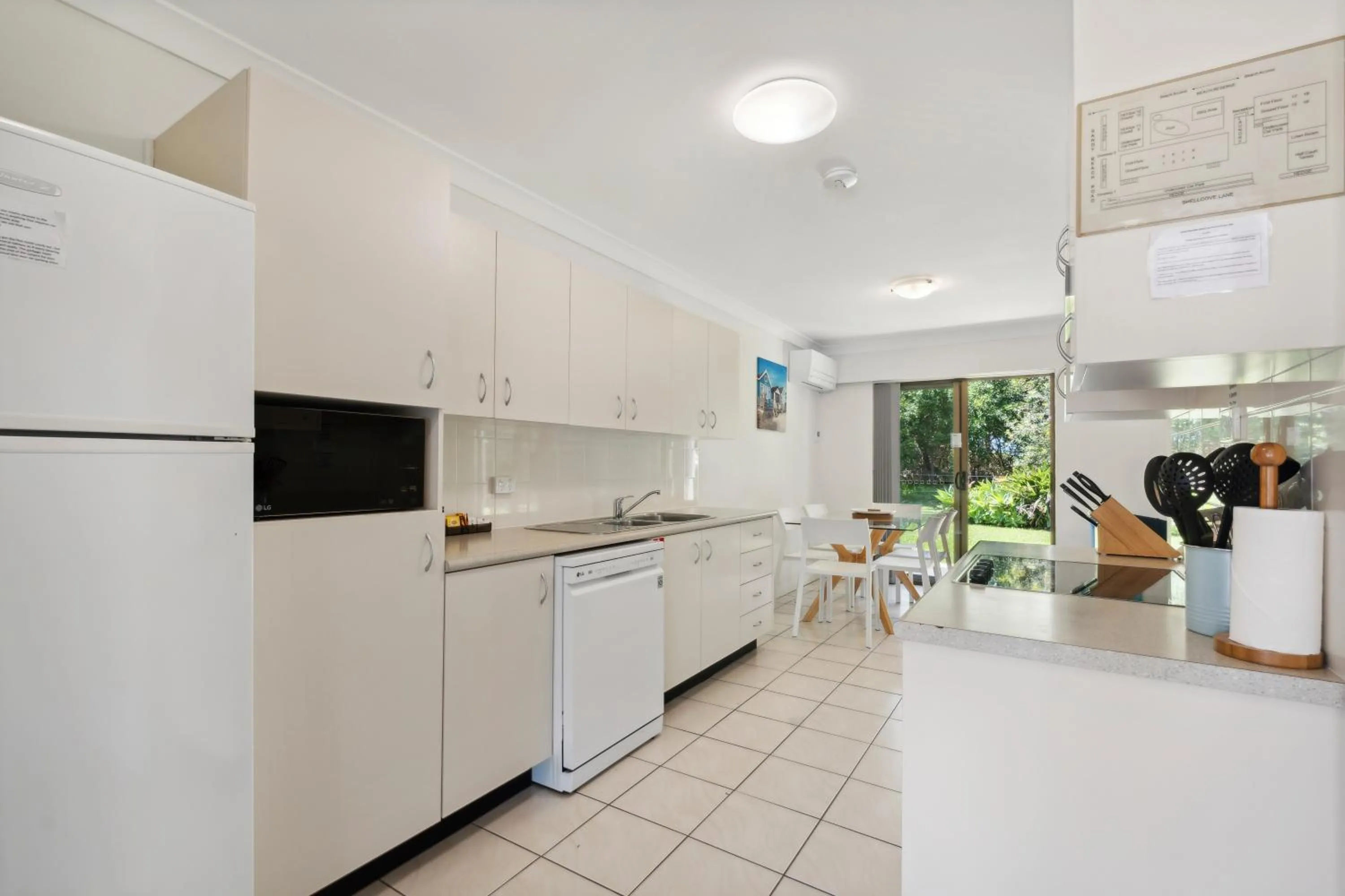 Kitchen or kitchenette in Smugglers On The Beach