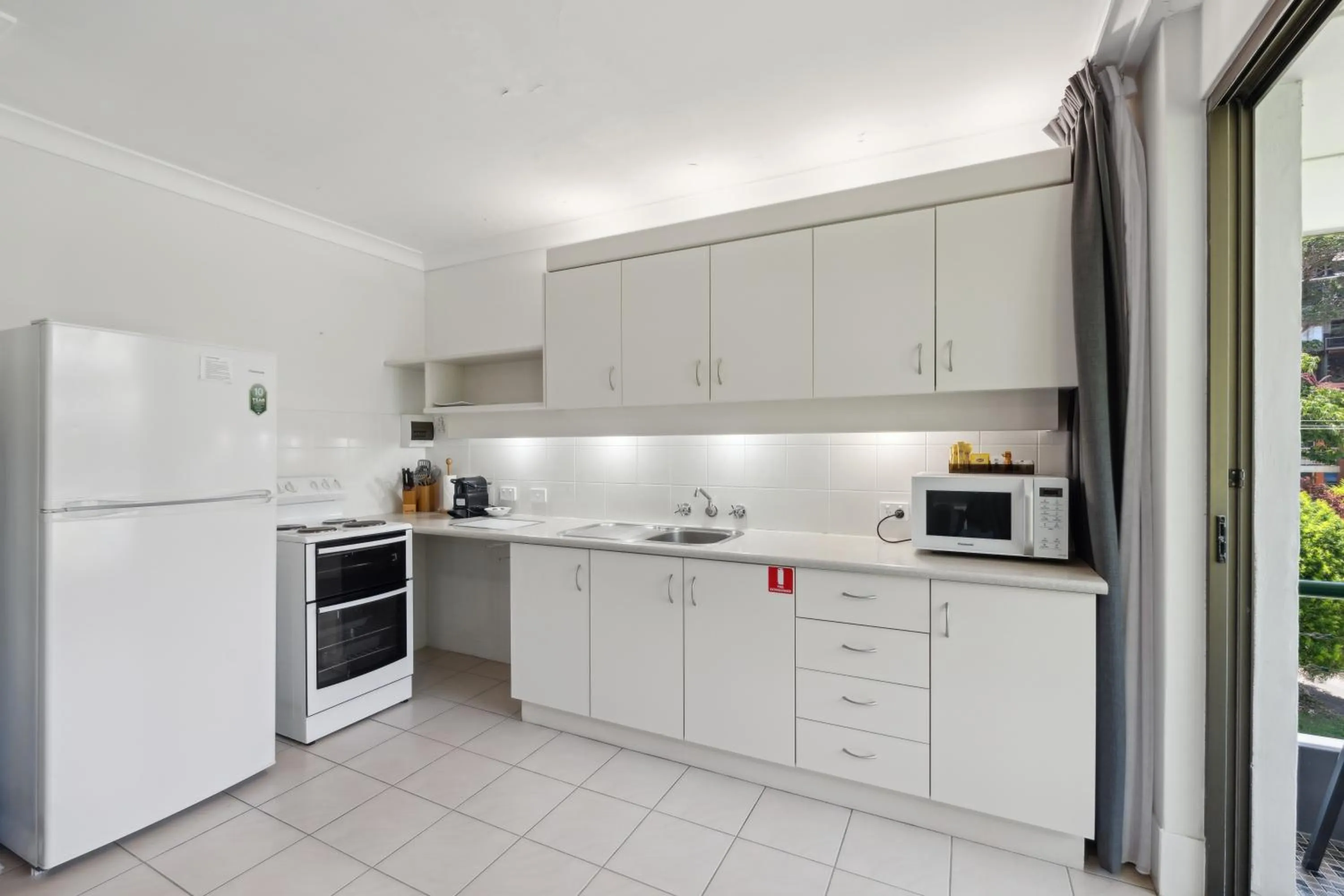 Kitchen or kitchenette in Smugglers On The Beach