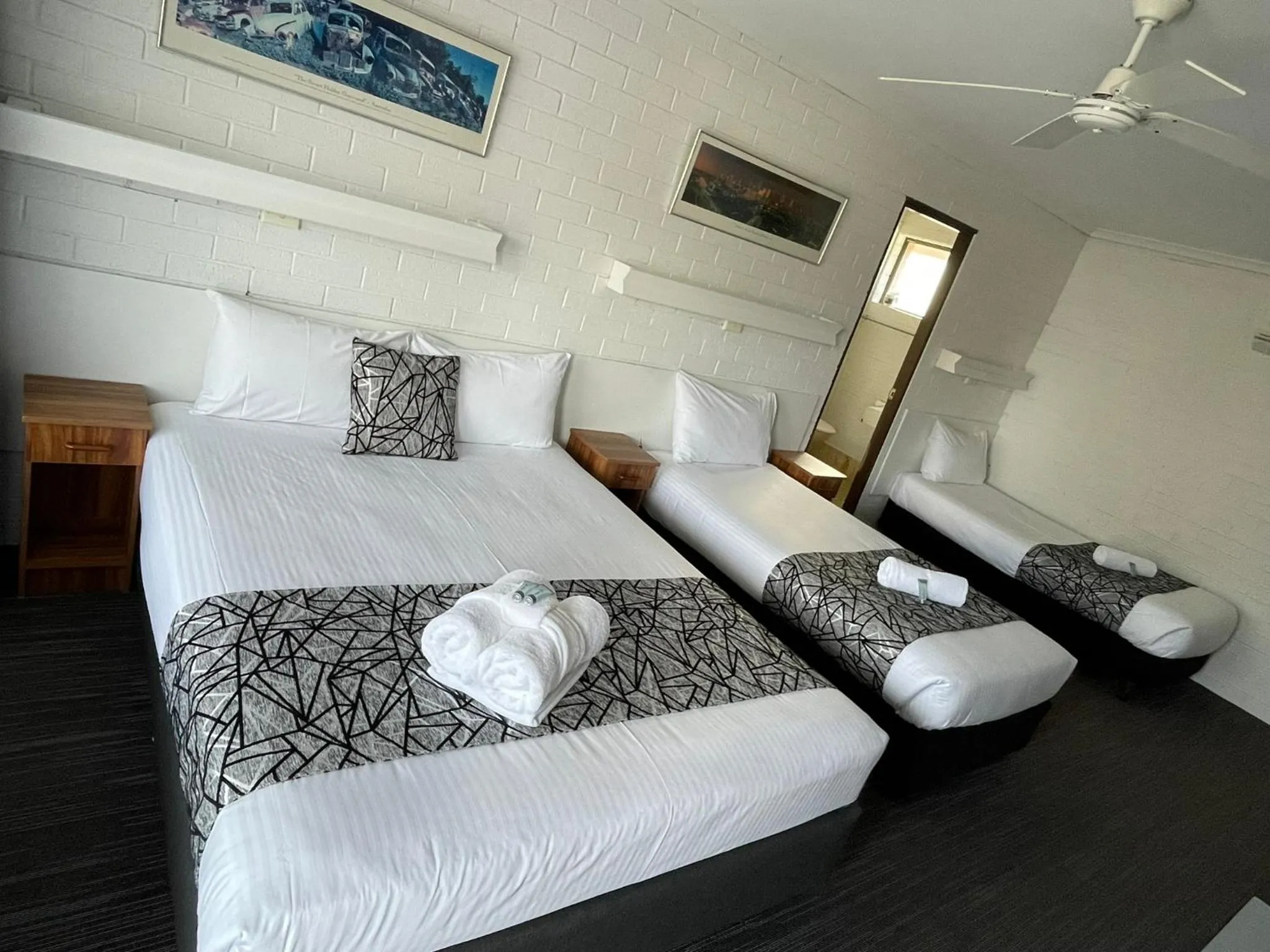 Bed in Coastal Bay Motel