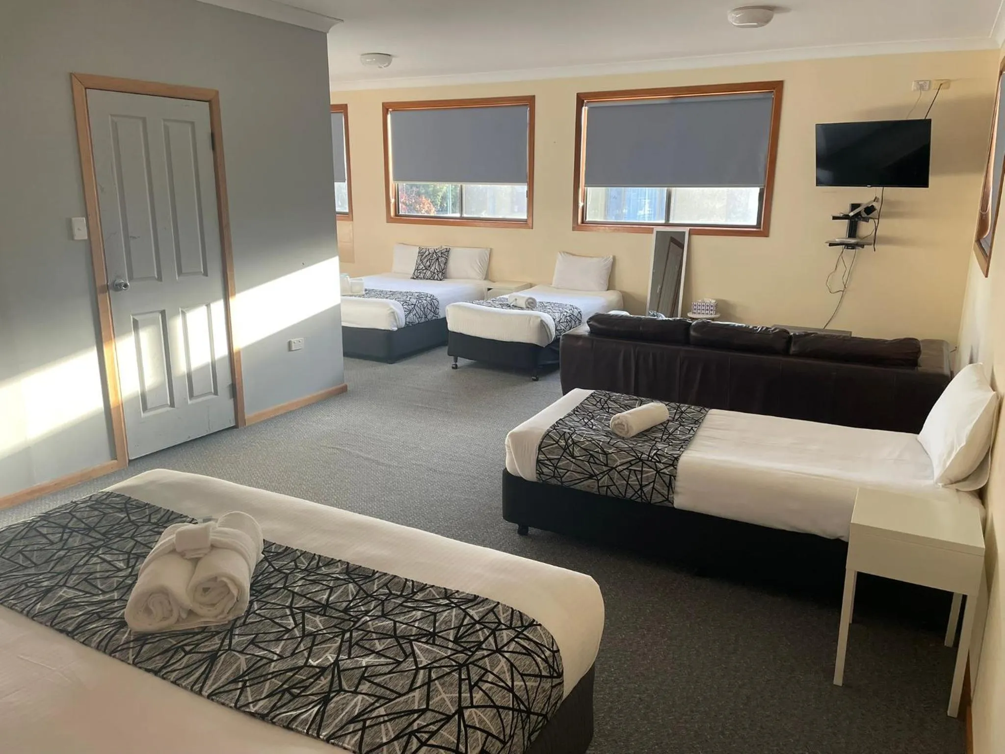 Bed in Coastal Bay Motel