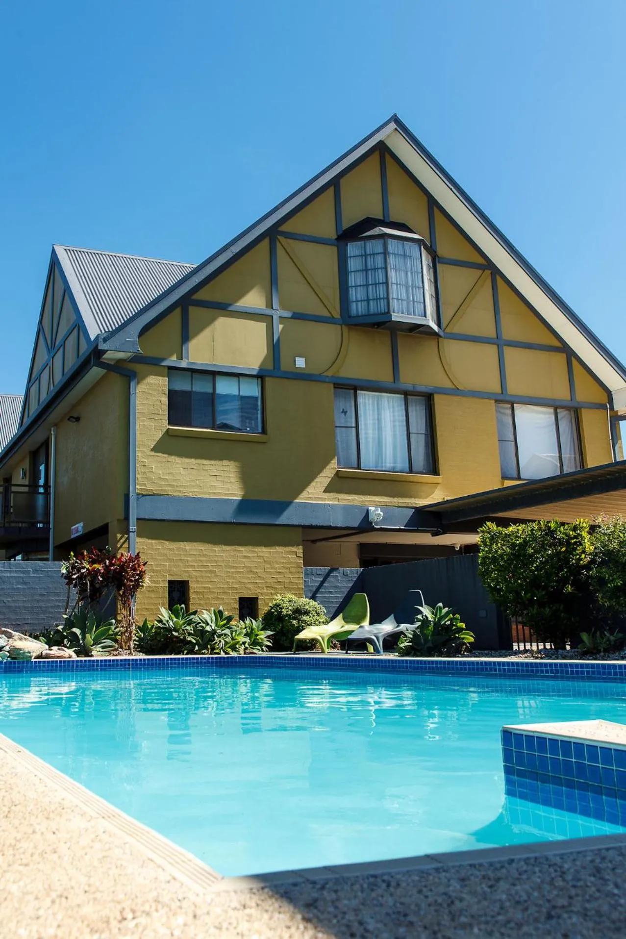 Property building in Coastal Bay Motel