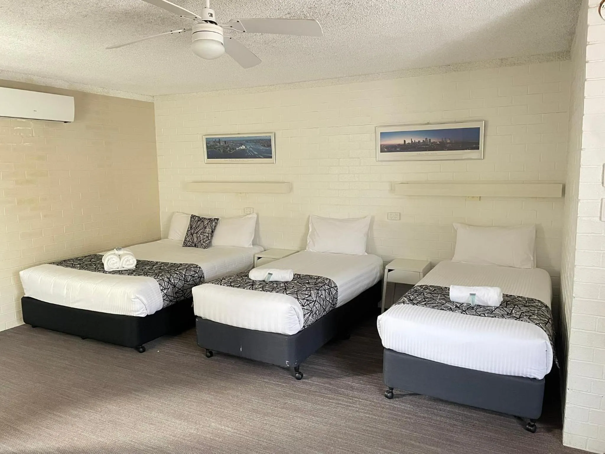 Bed in Coastal Bay Motel
