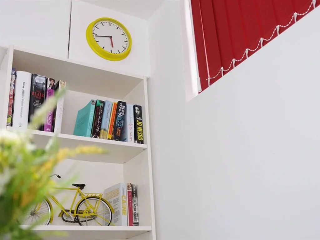 Bedroom in Berkley Studio