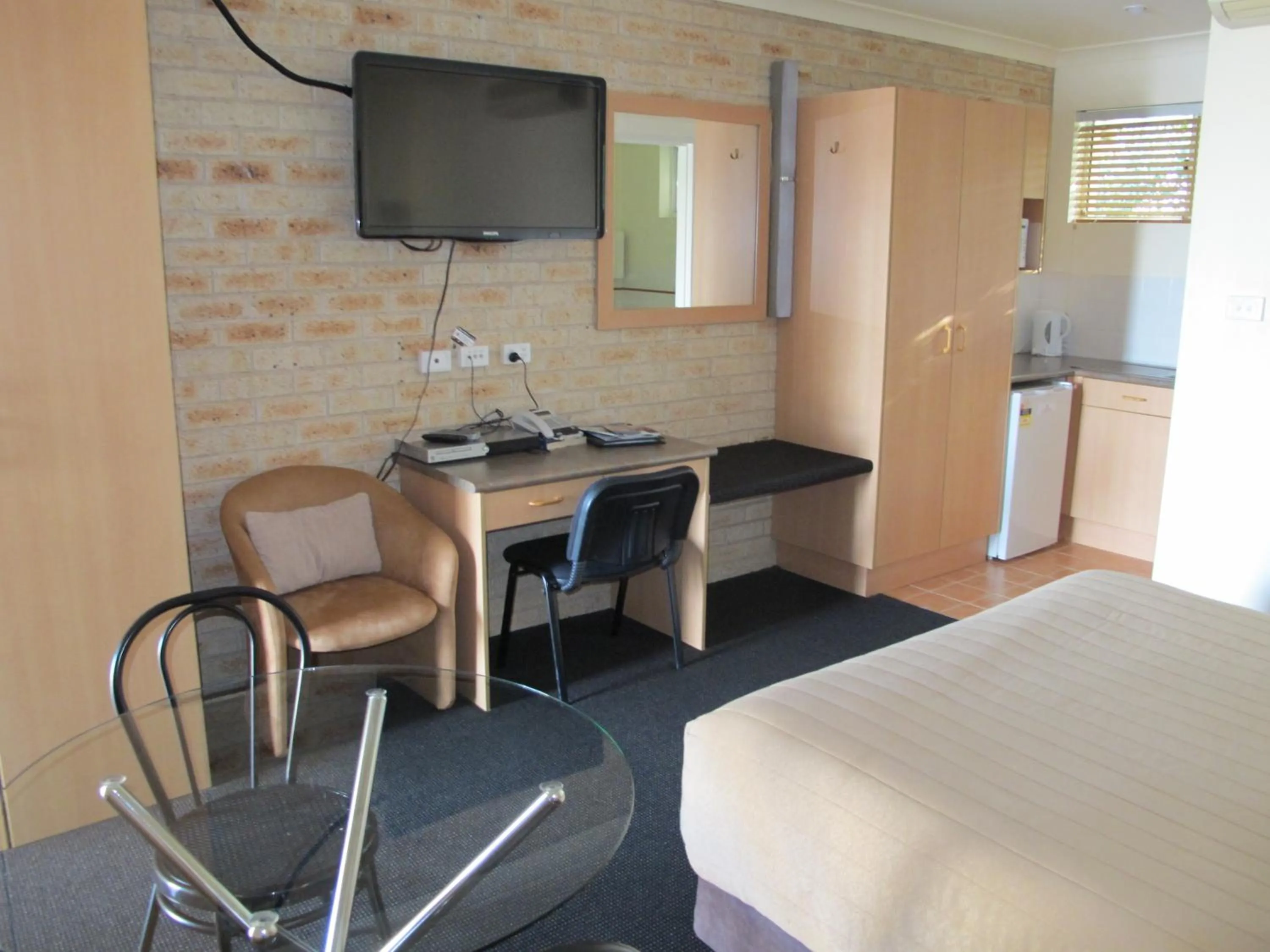 Photo of the whole room in Aston Hill Motor Lodge