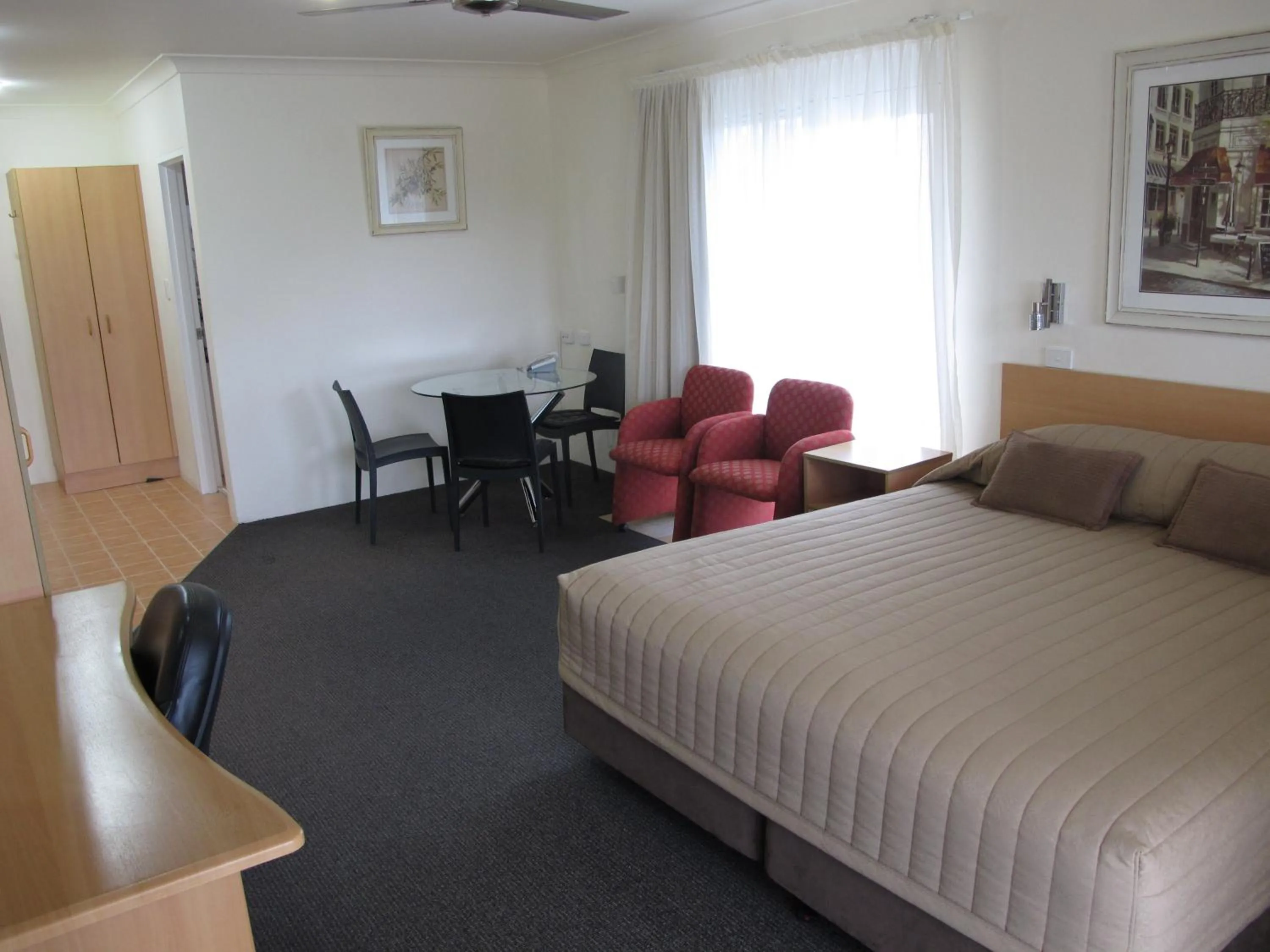 Photo of the whole room, Bed in Aston Hill Motor Lodge