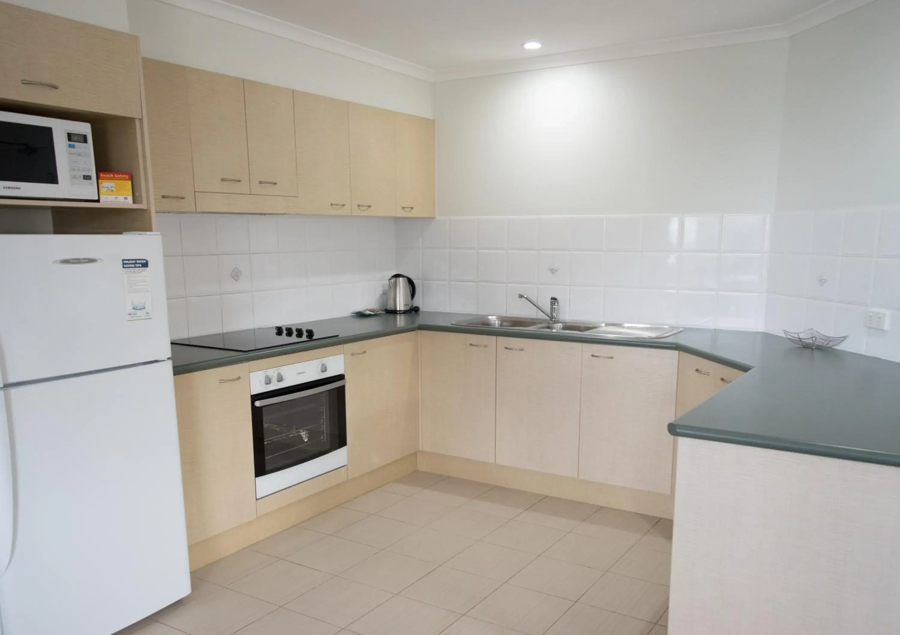 Two-Bedroom Apartment - Ground Floor (Disabled Access) in Beachside Holiday Apartments Two-Bedroom Apartment - Ground Floor (Disabled Access) in Beachside Holiday Apartments