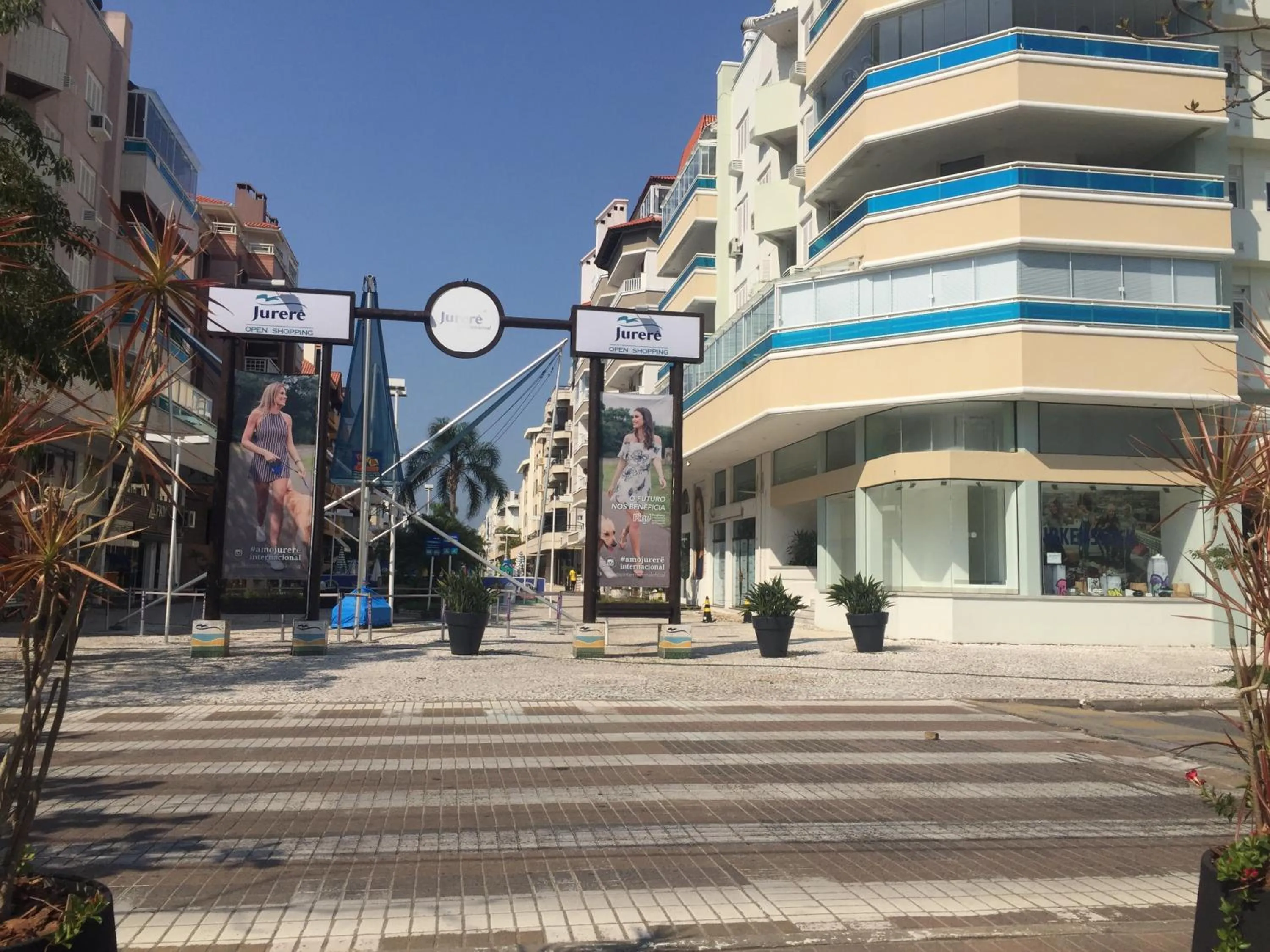 Property building in Flat Partic Hotel Jurere Beach Village