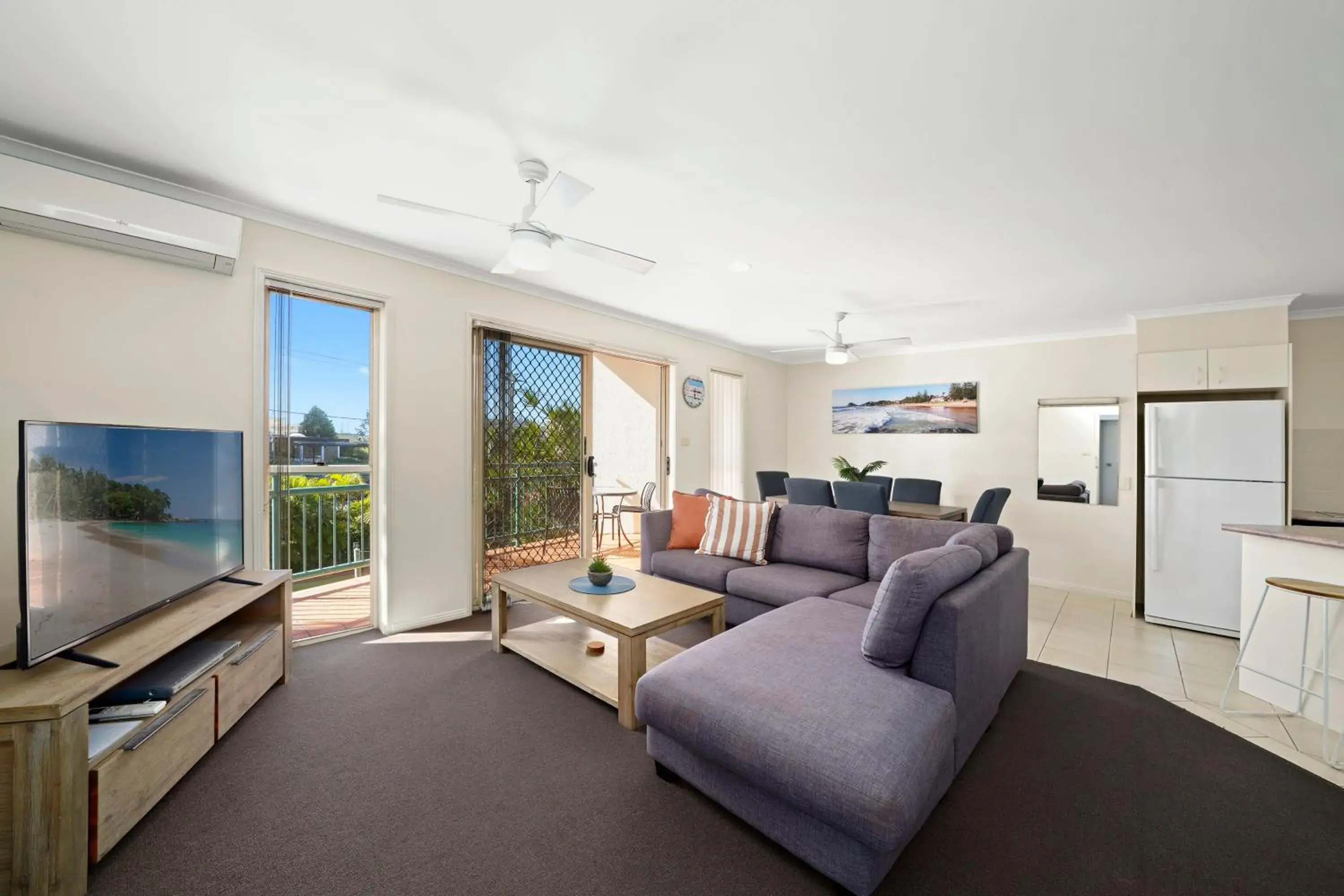 Two-Bedroom Apartment in Town Beach Beachcomber Resort Two-Bedroom Apartment in Town Beach Beachcomber Resort