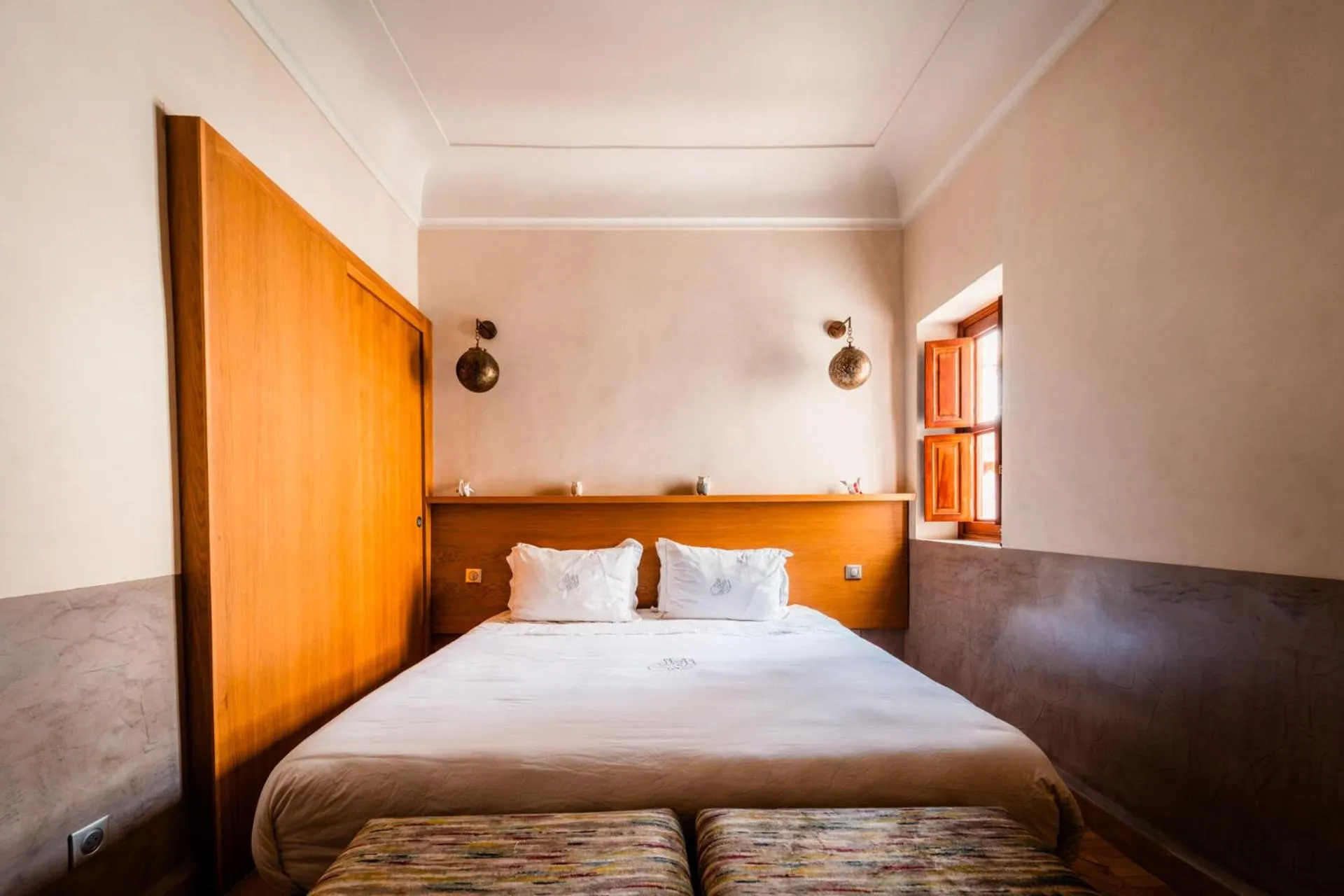 Bed in Ysalis Riad Restaurant & Spa