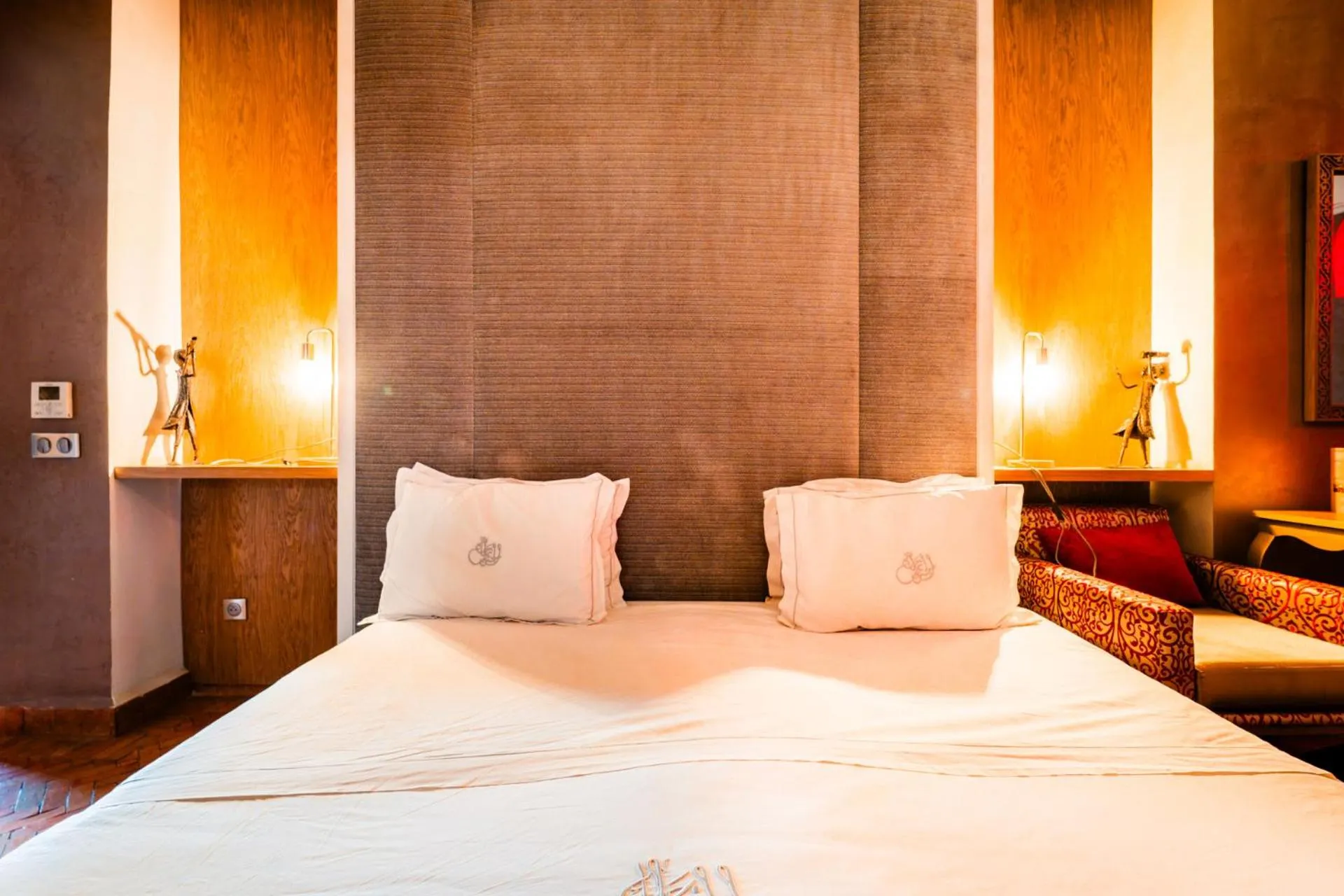 Bed in Ysalis Riad Restaurant & Spa