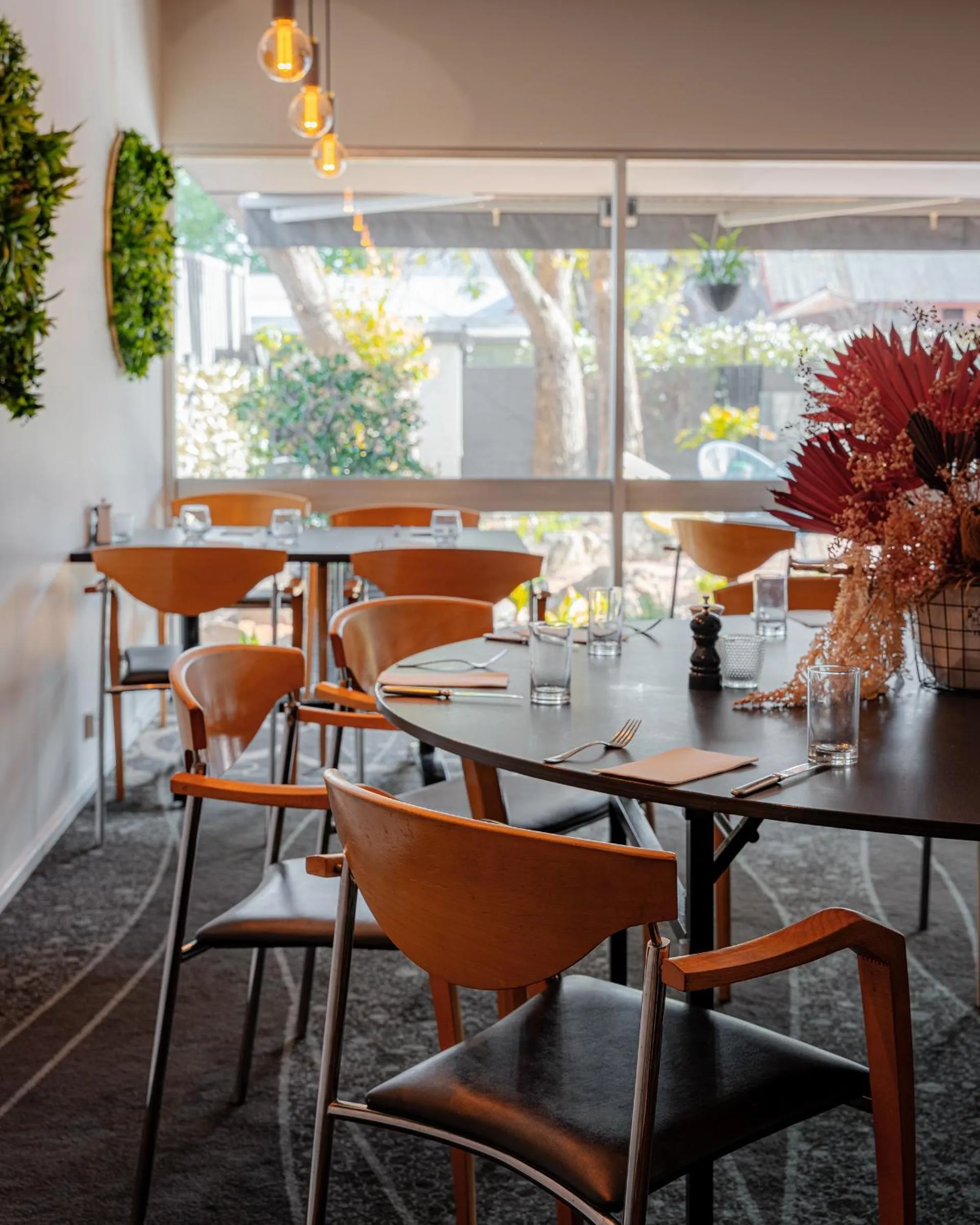 Restaurant/places to eat in Mercure Albury