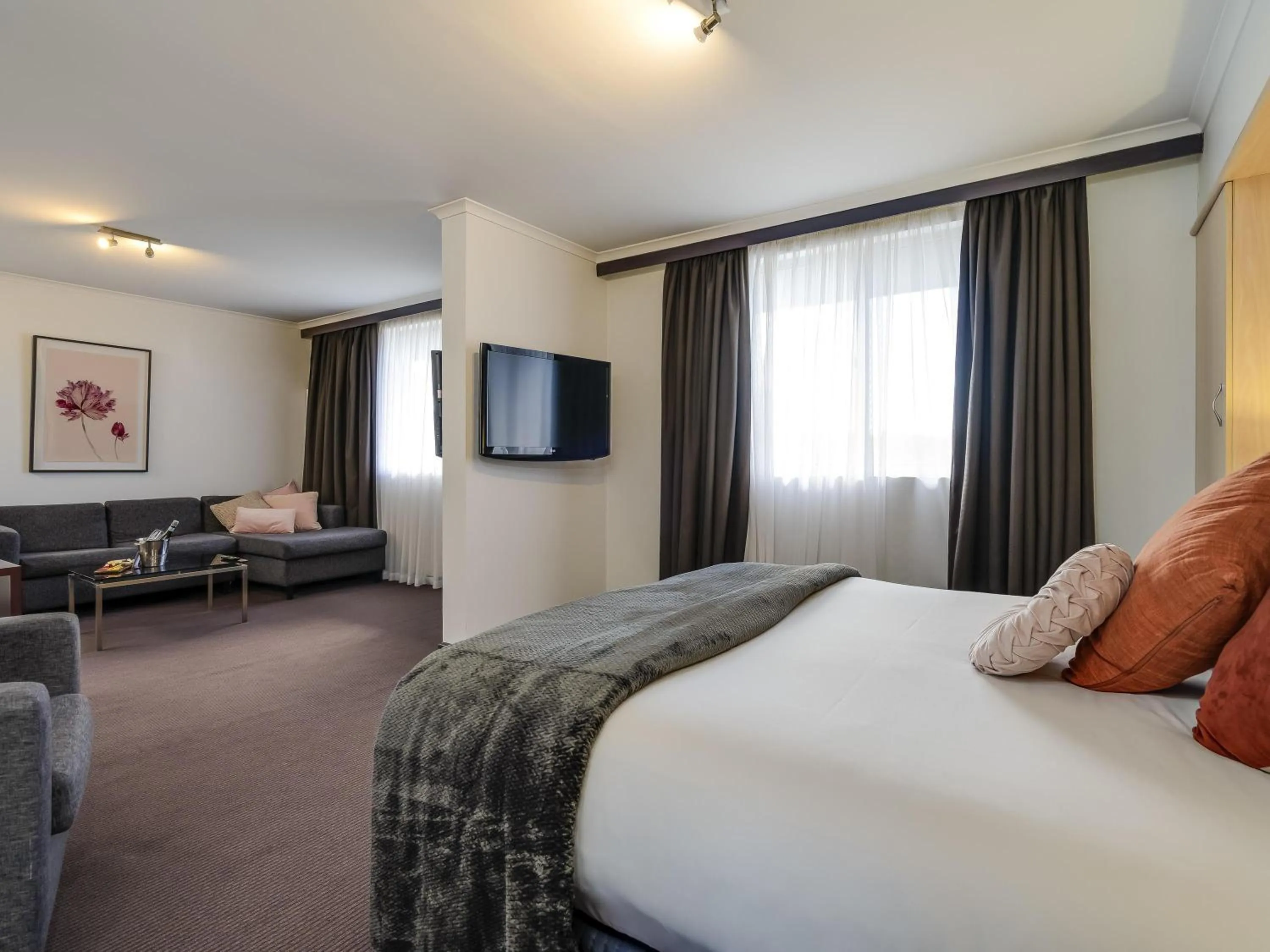Bedroom, Bed in Mercure Albury