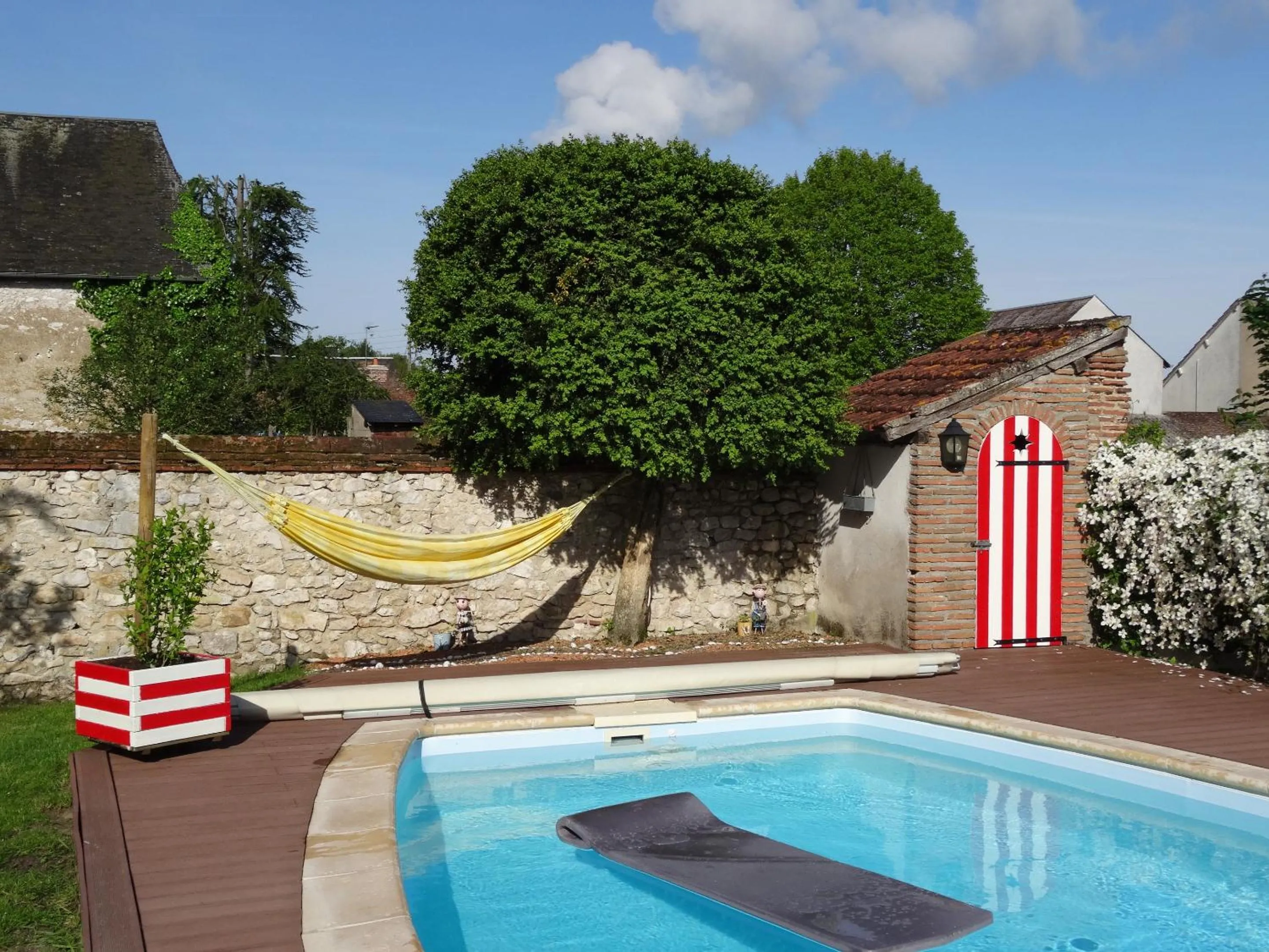 Pool view in Le Clos Elisa