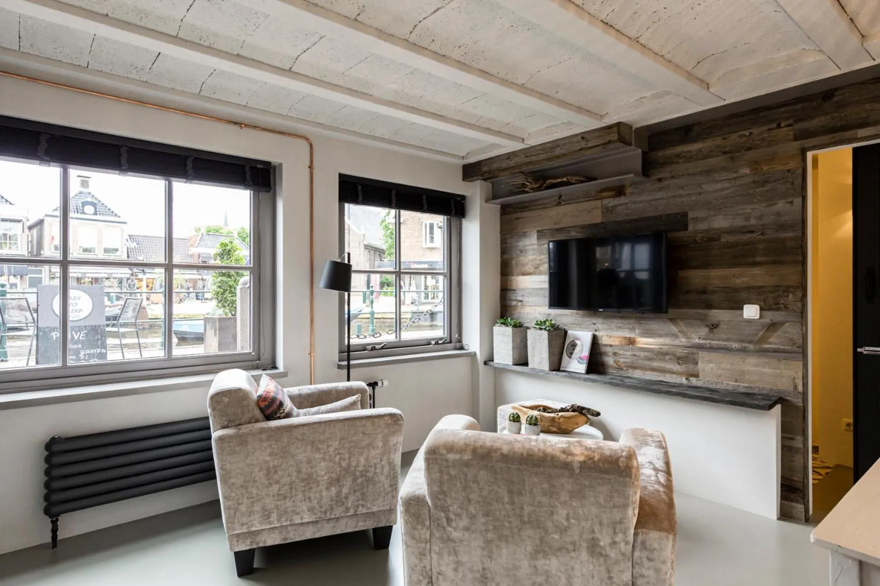 TV and multimedia in Bed & Breakfast Easy to Sleep