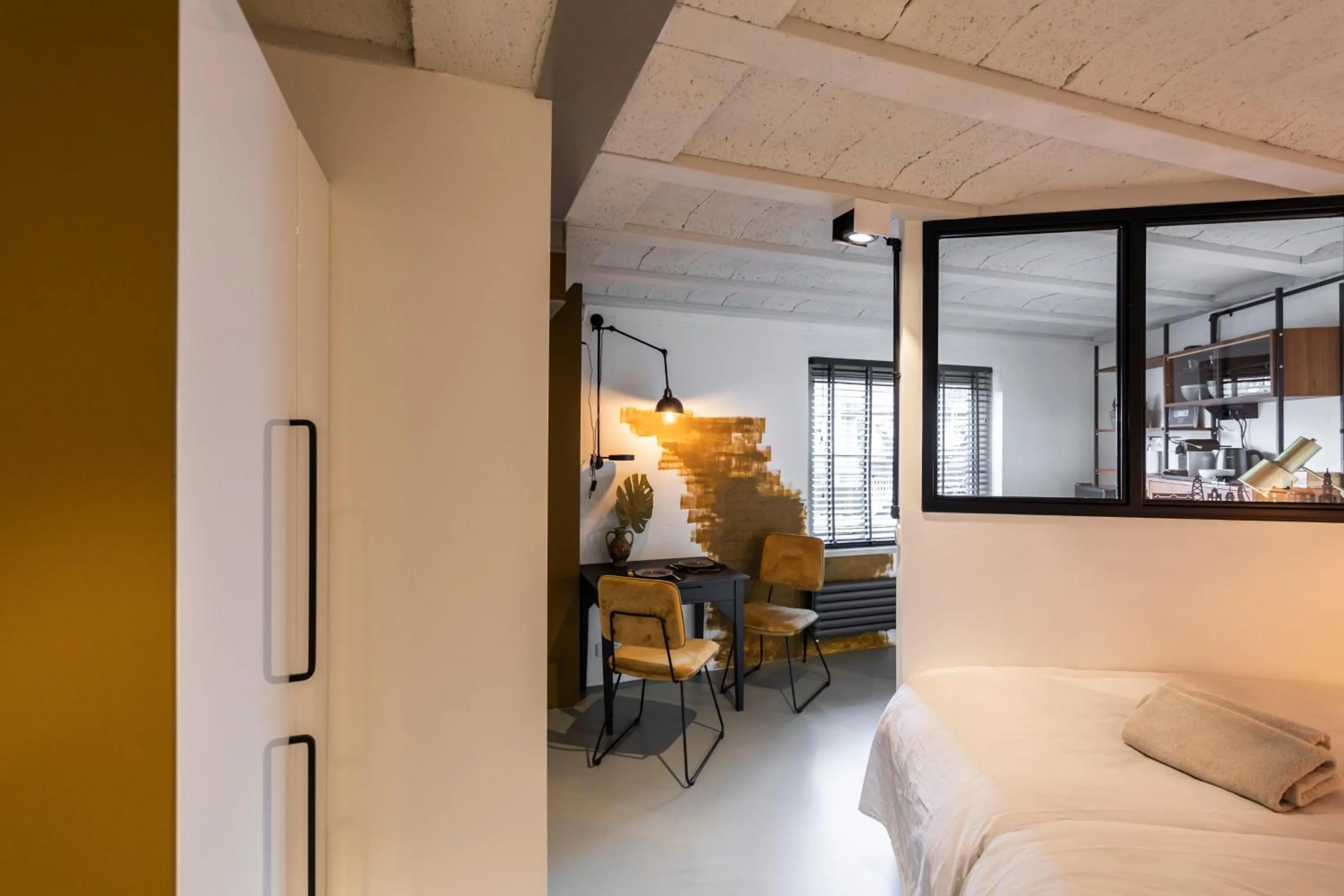 Living room, Bed in Bed & Breakfast Easy to Sleep