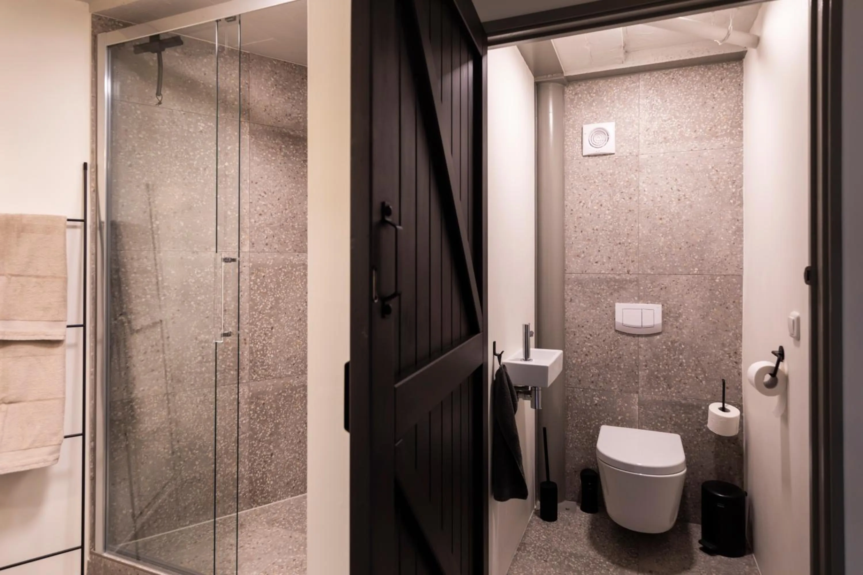 Shower in Bed & Breakfast Easy to Sleep