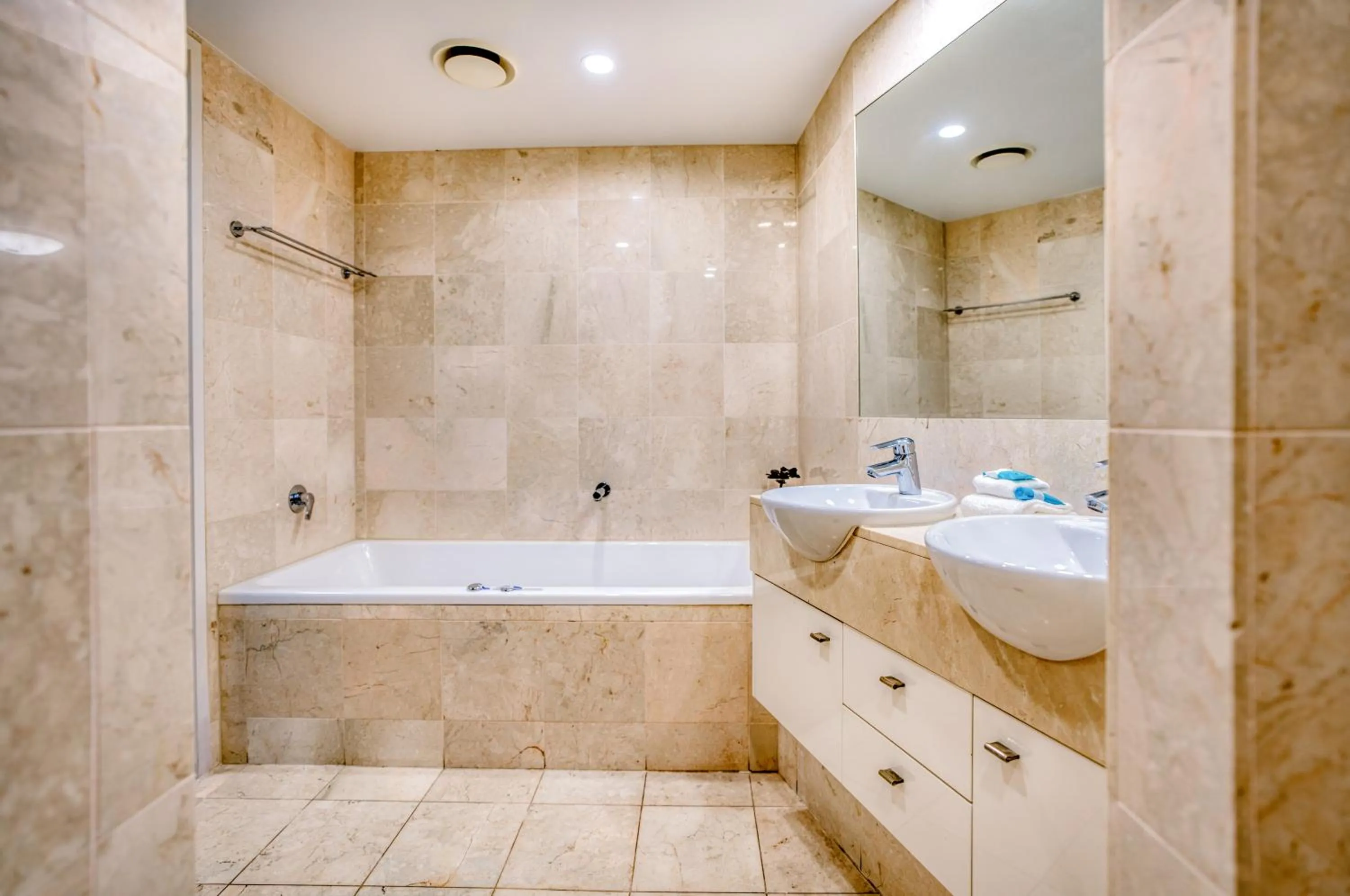 Shower in Cilento Mooloolaba