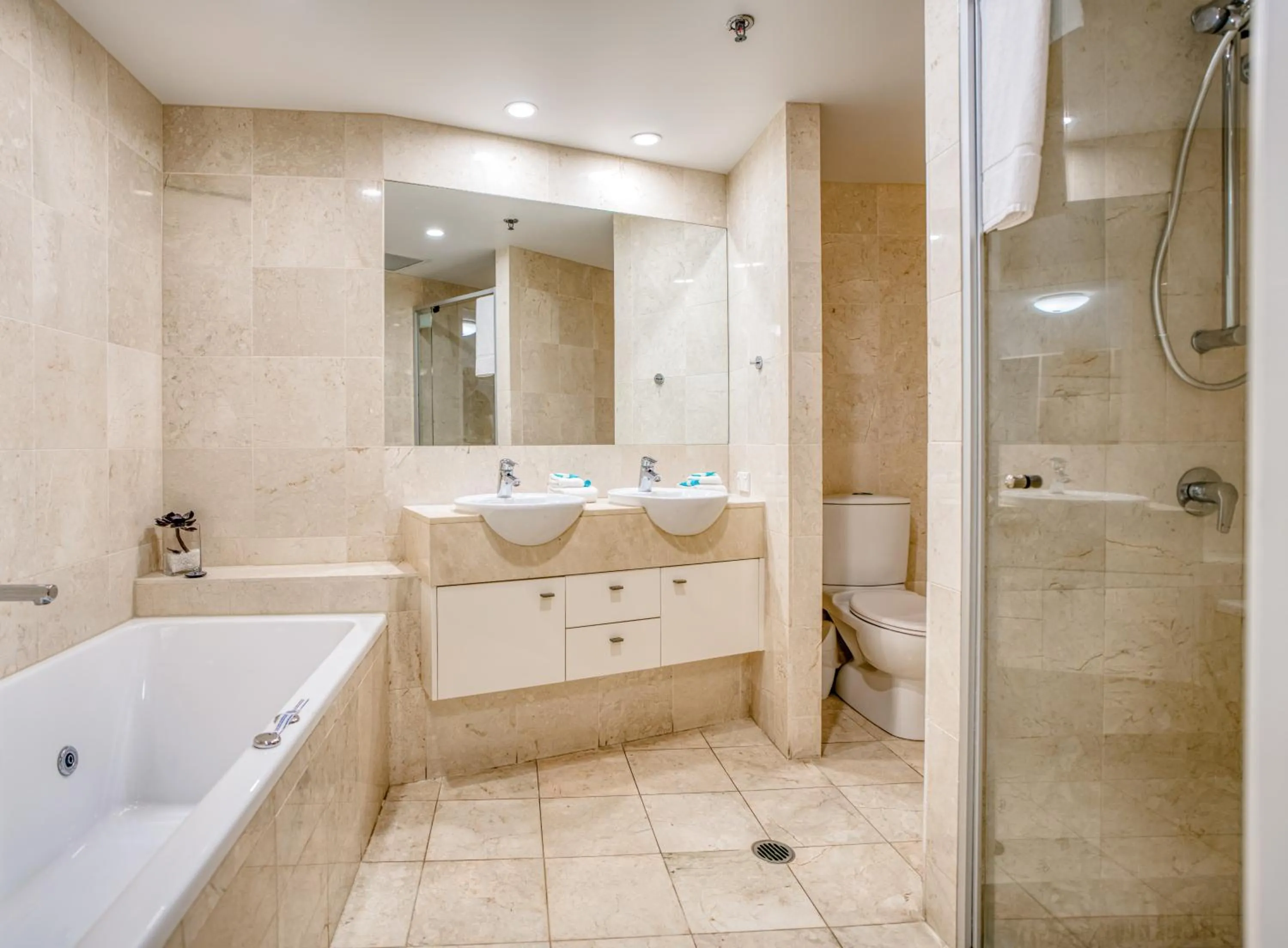 Shower in Cilento Mooloolaba