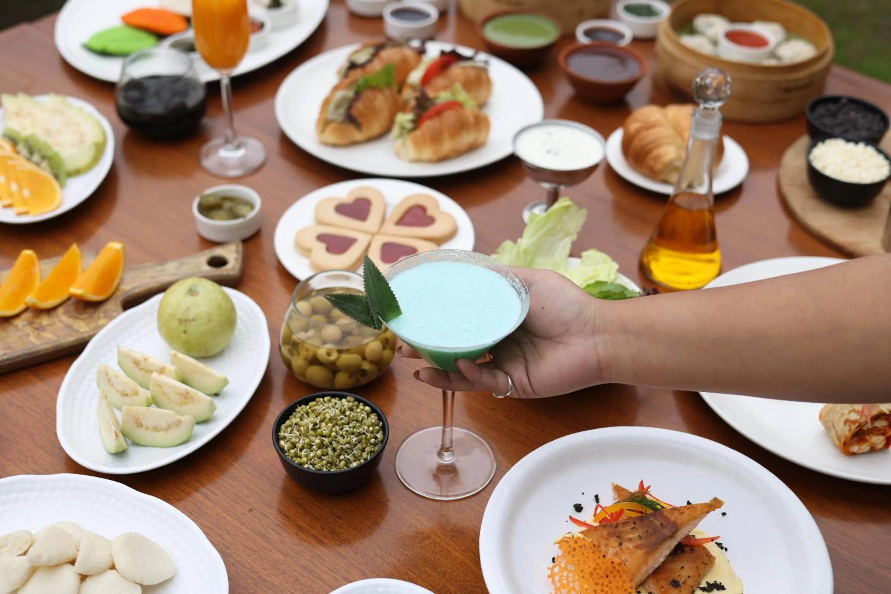 Restaurant/places to eat in Holiday Inn Agra MG Road an IHG Hotel