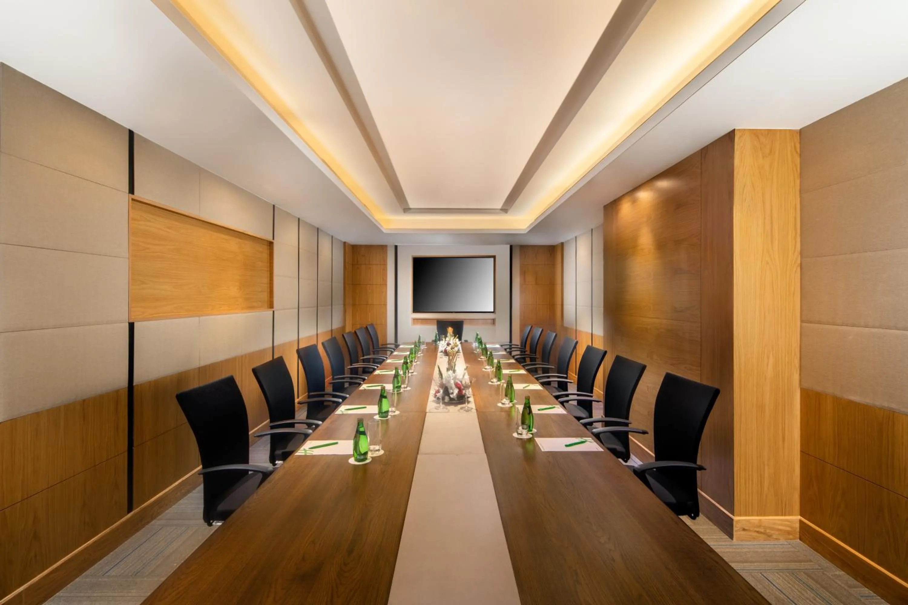 Meeting/conference room in Holiday Inn Agra MG Road an IHG Hotel